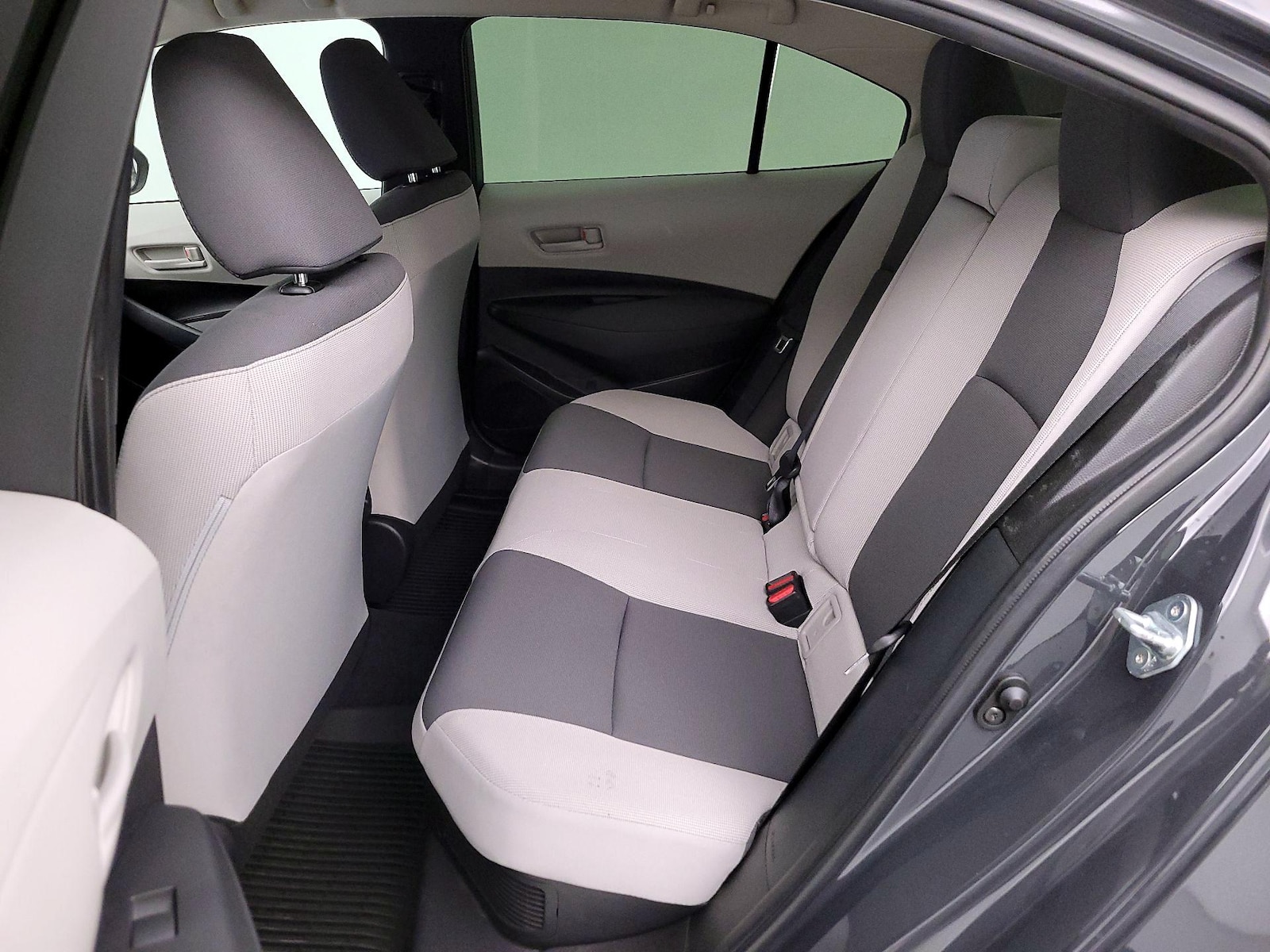 2025 Toyota Corolla LE - Photo 21