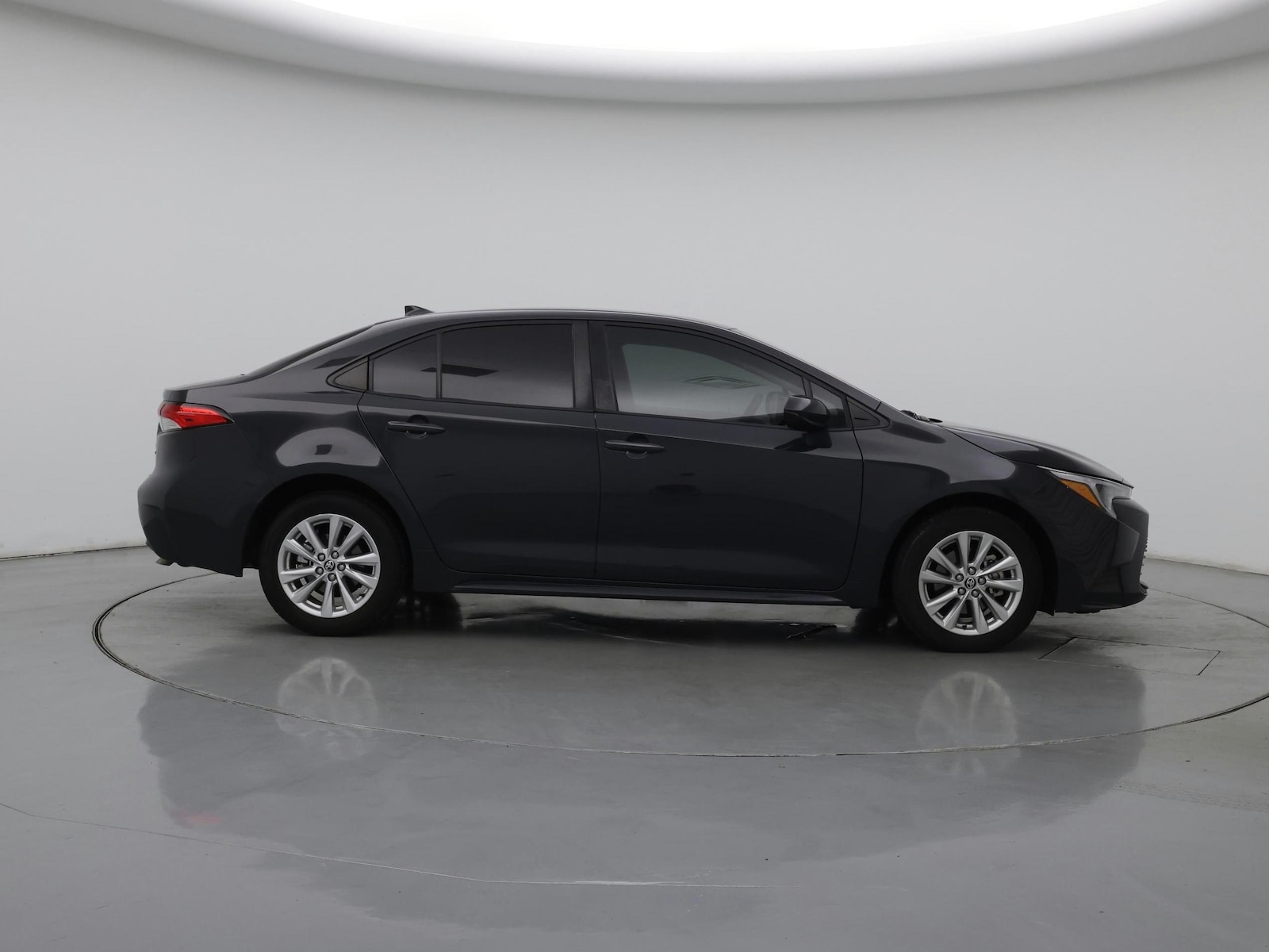 2025 Toyota Corolla LE - Photo 8