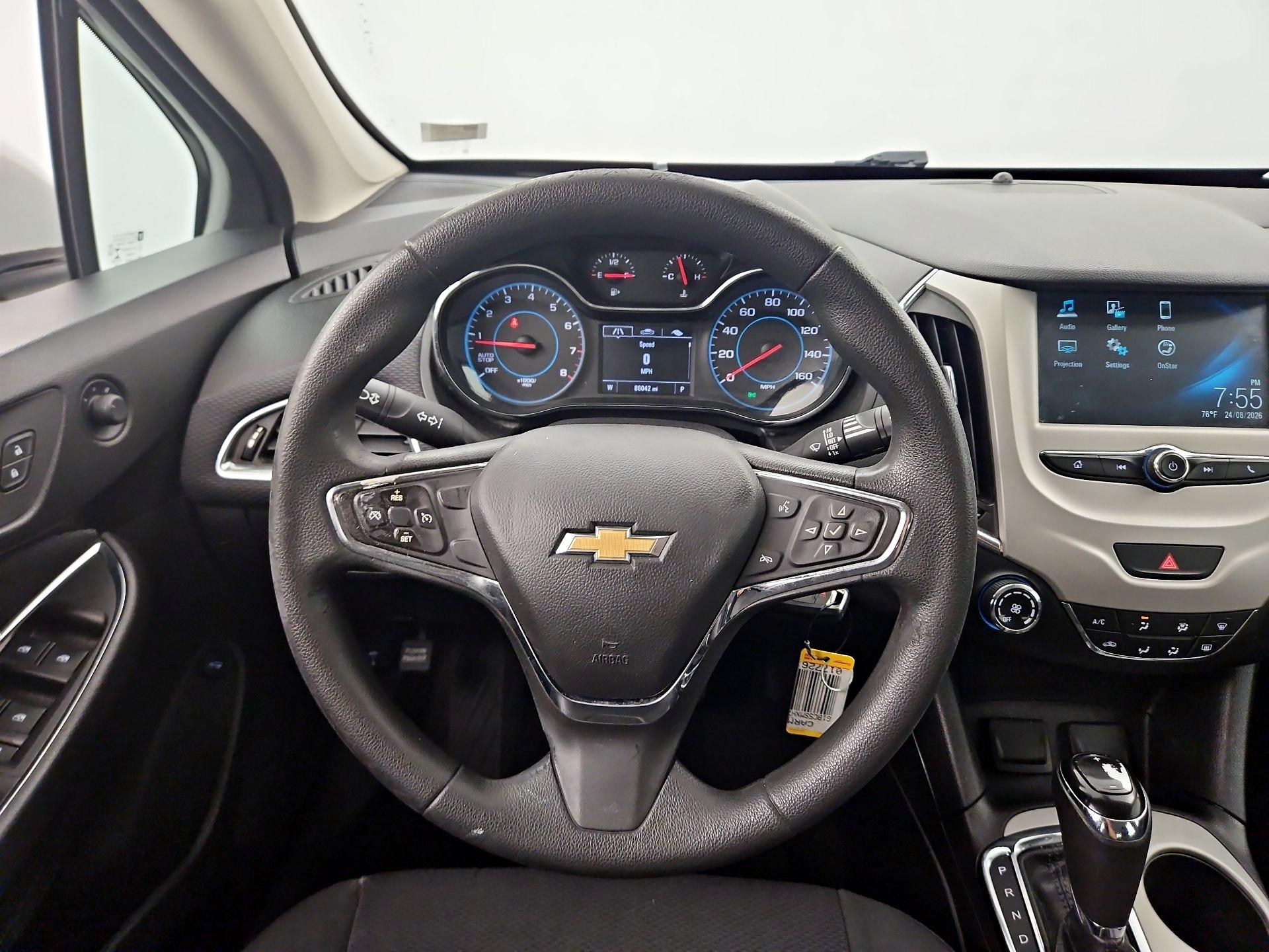 Thumbnail: 2017 Chevrolet Cruze - 10