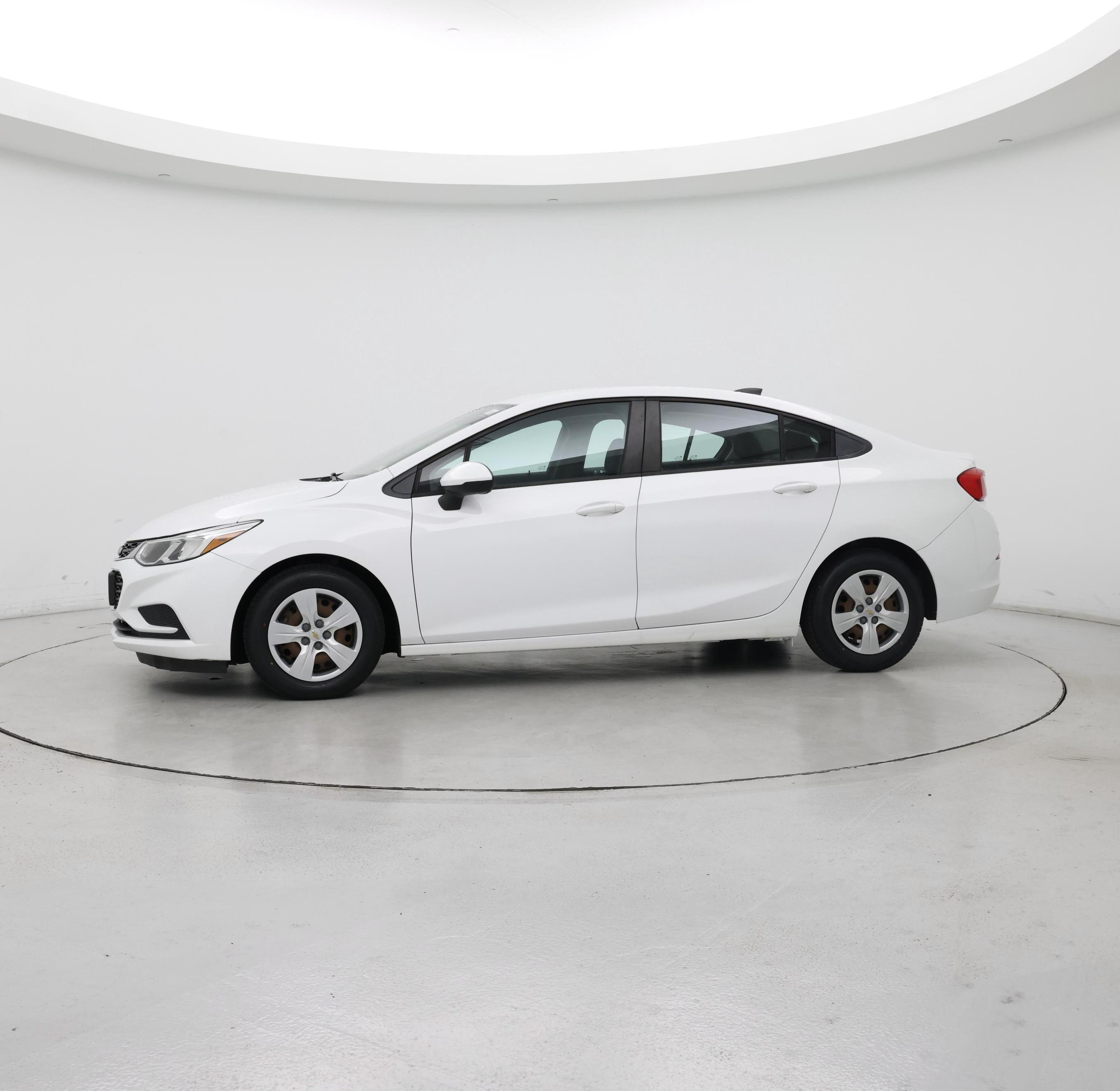 Thumbnail: 2017 Chevrolet Cruze - 3