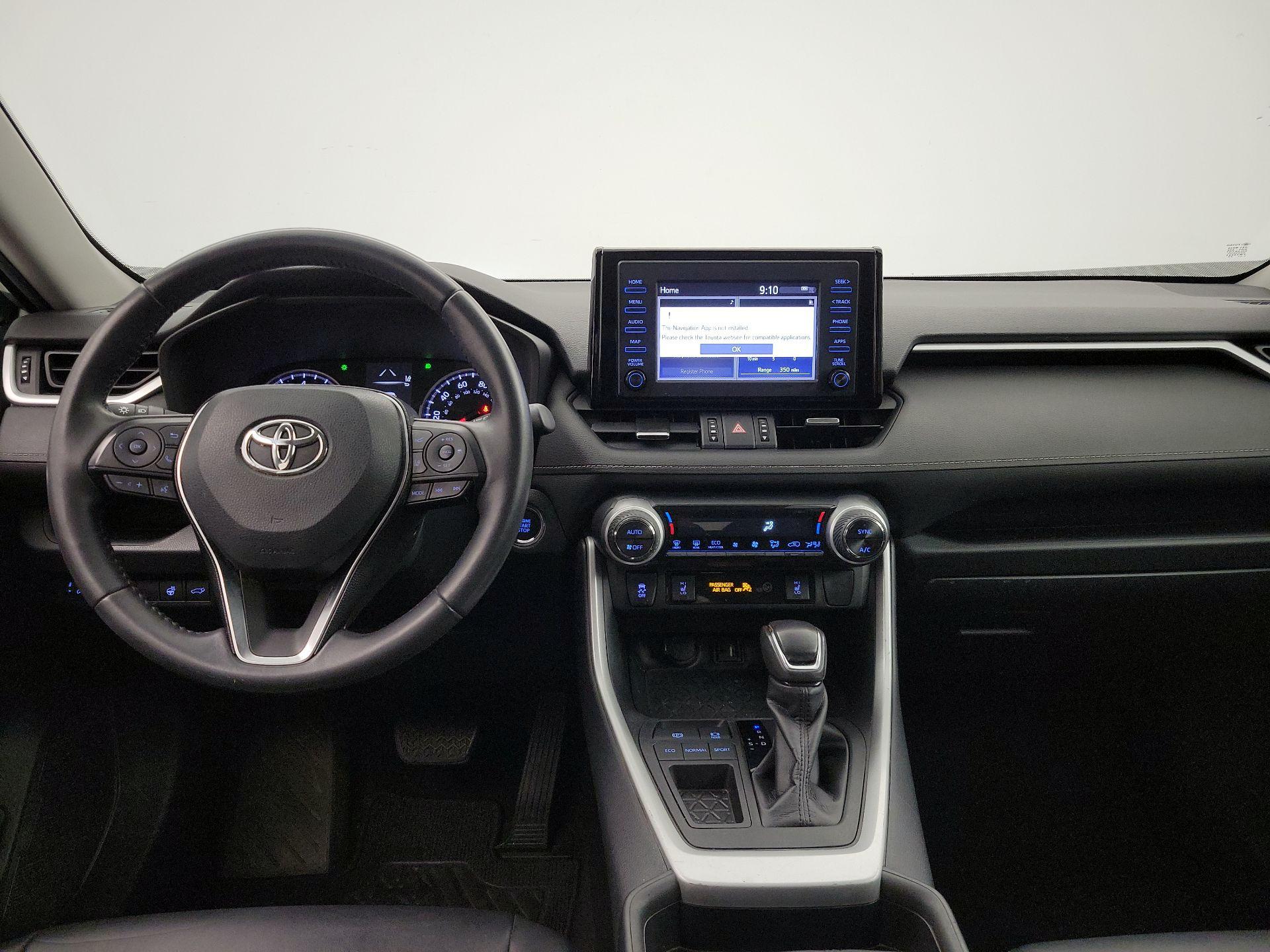 Thumbnail: 2019 Toyota RAV4 - 9