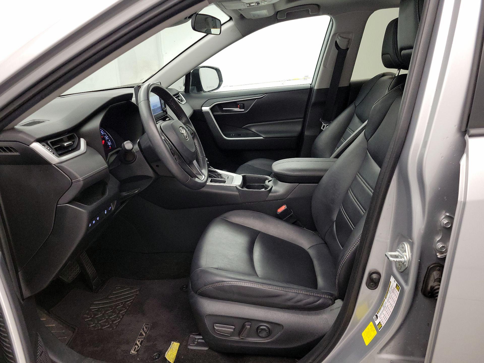 Thumbnail: 2019 Toyota RAV4 - 11
