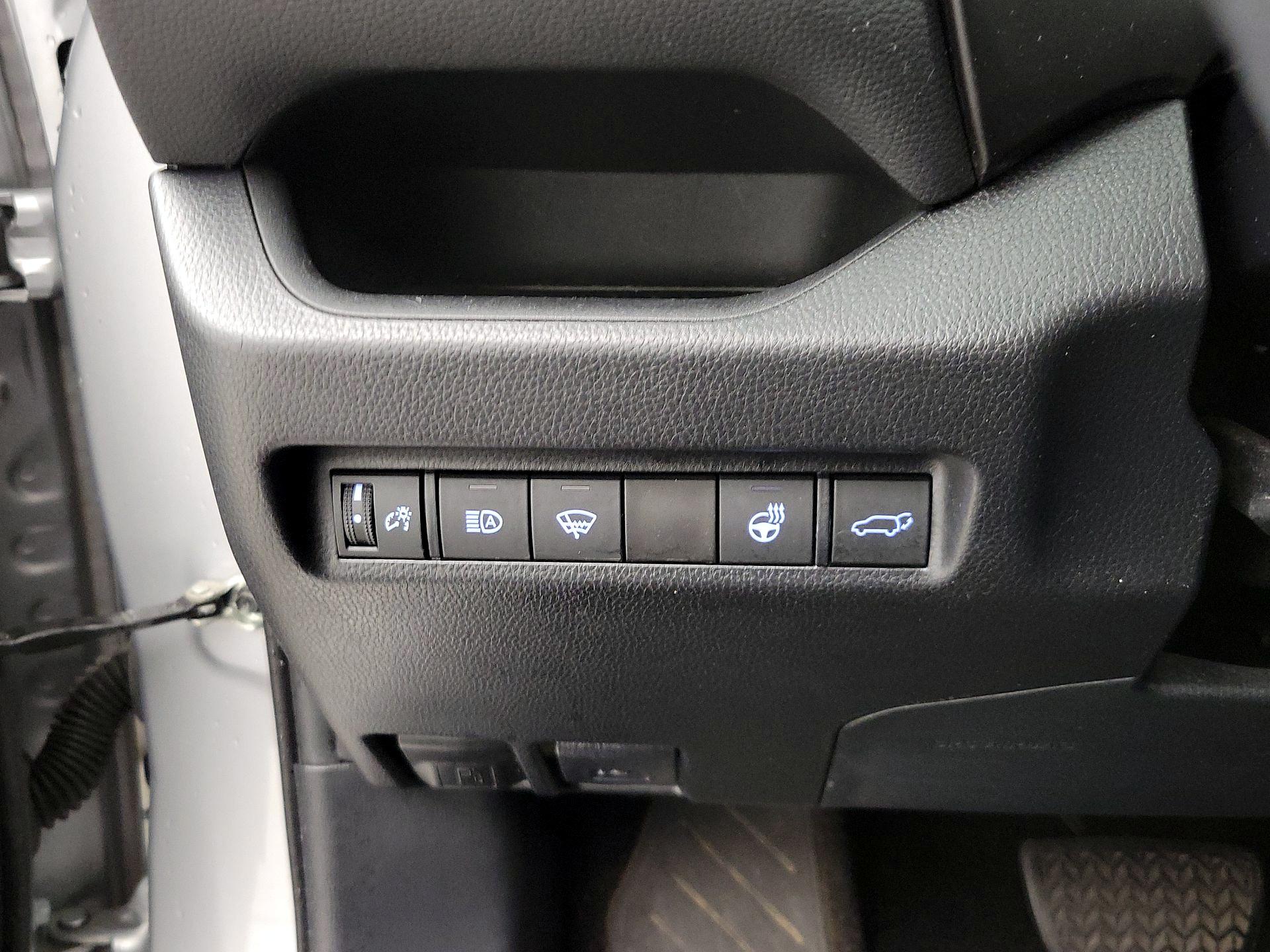 Thumbnail: 2019 Toyota RAV4 - 13