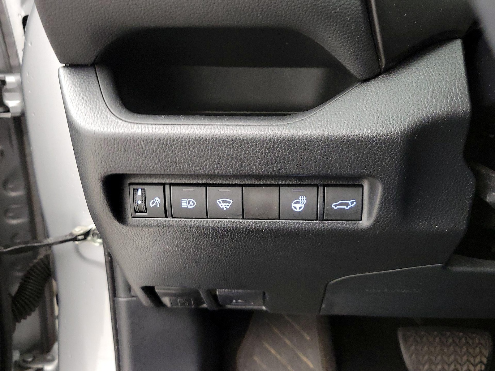 2019 Toyota RAV4 XLE Premium - Photo 14