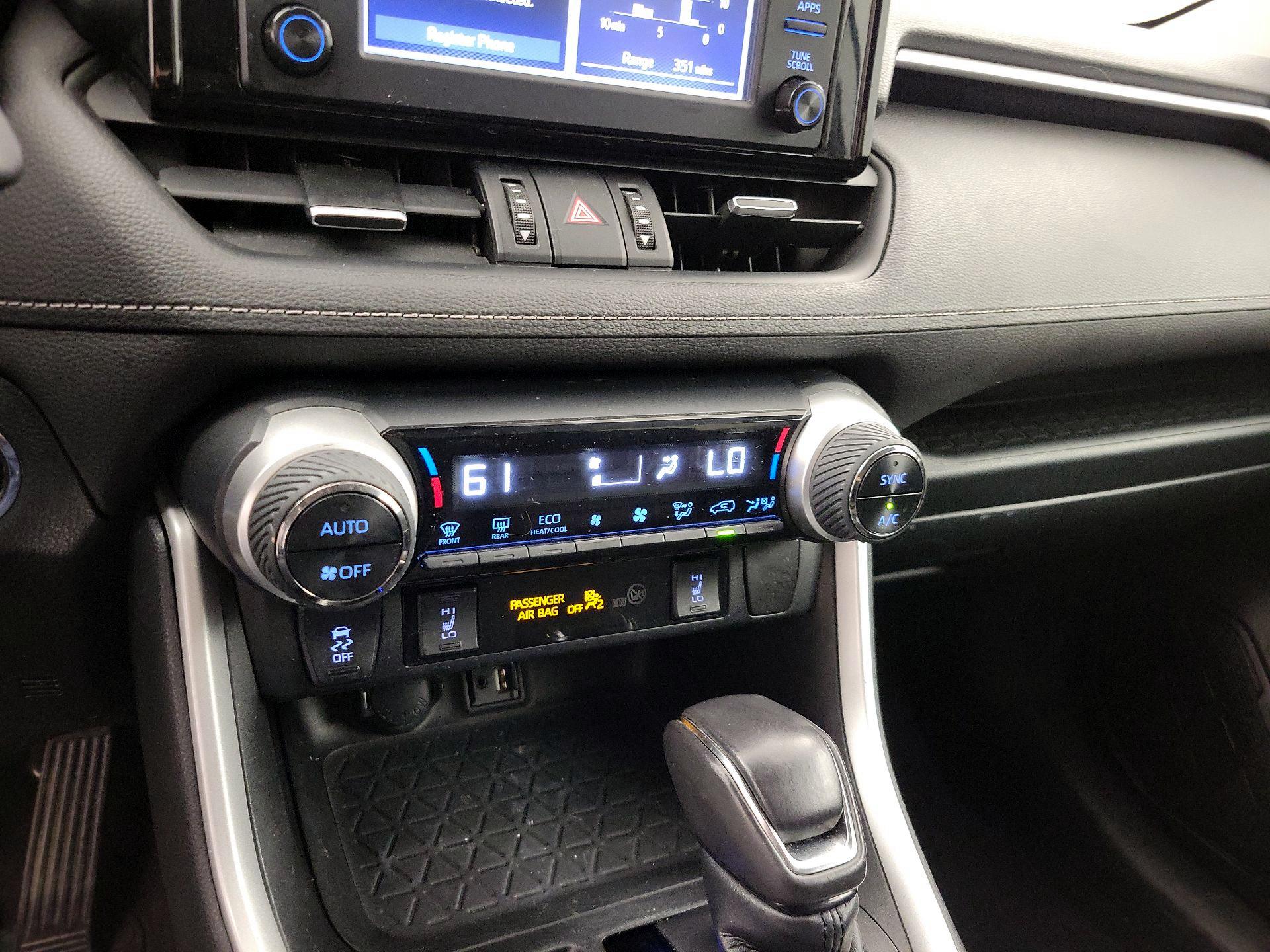 Thumbnail: 2019 Toyota RAV4 - 16