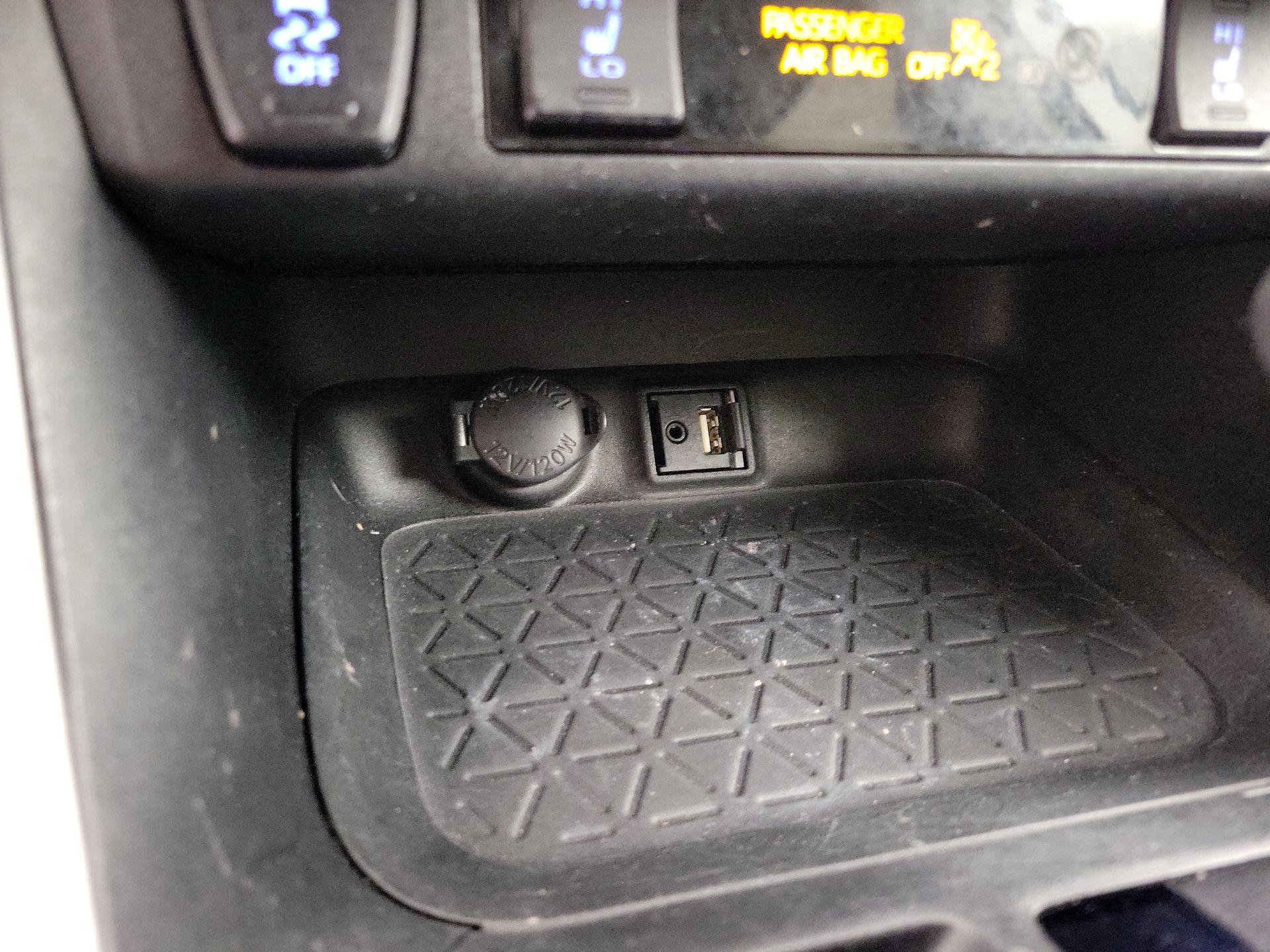 Thumbnail: 2019 Toyota RAV4 - 18