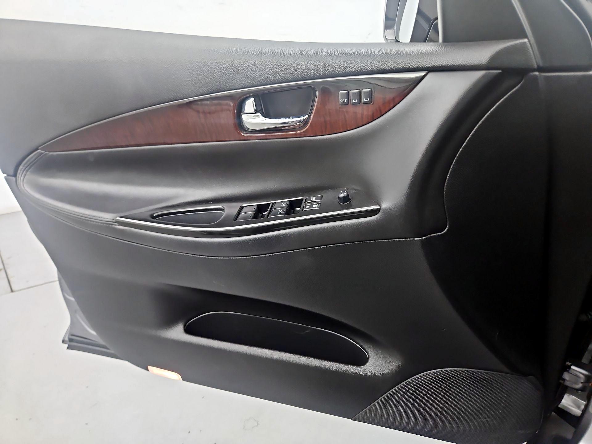 Thumbnail: 2017 INFINITI QX50 - 12