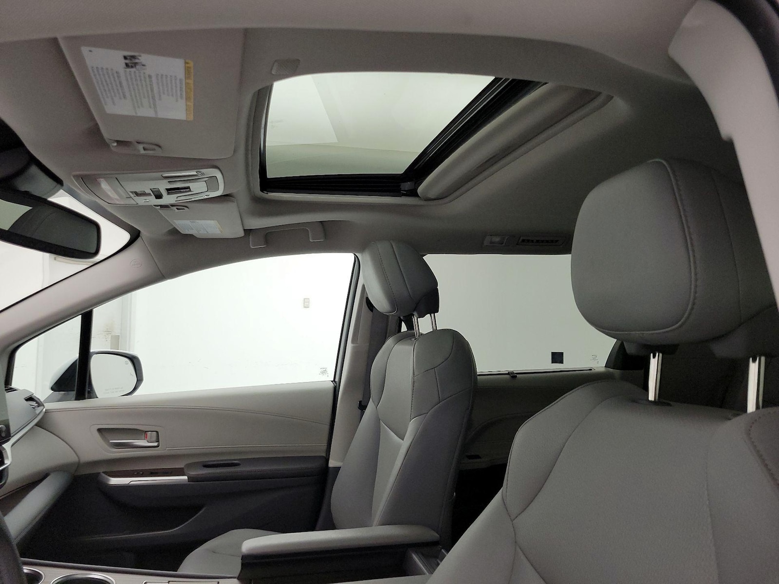 Sunroof(s) & Overhead Airbags