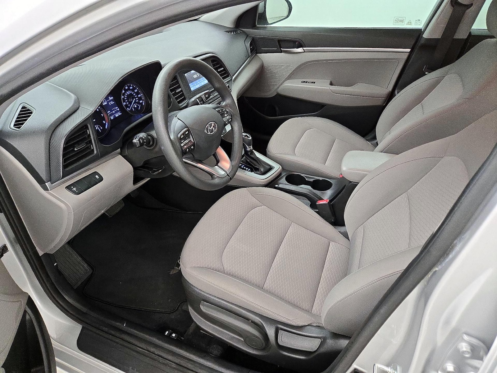2019 Hyundai Elantra SE - Photo 12