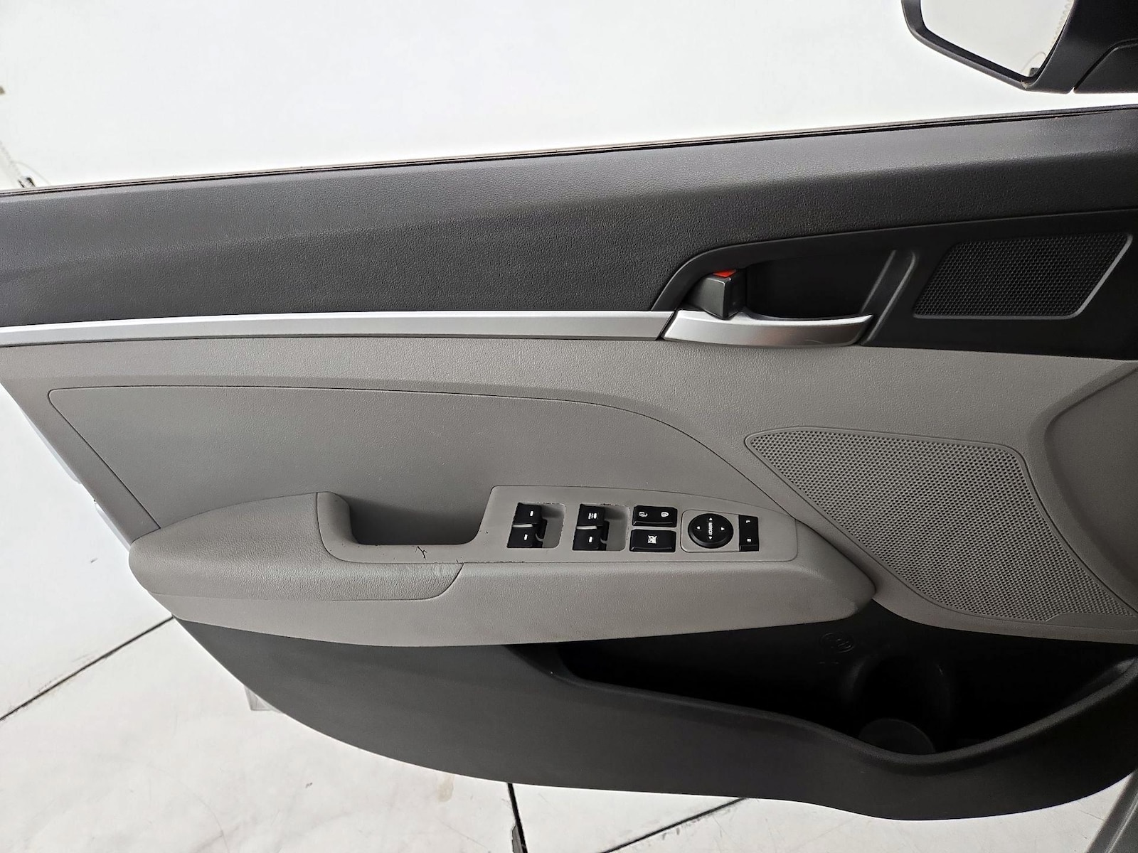 2019 Hyundai Elantra SE - Photo 13