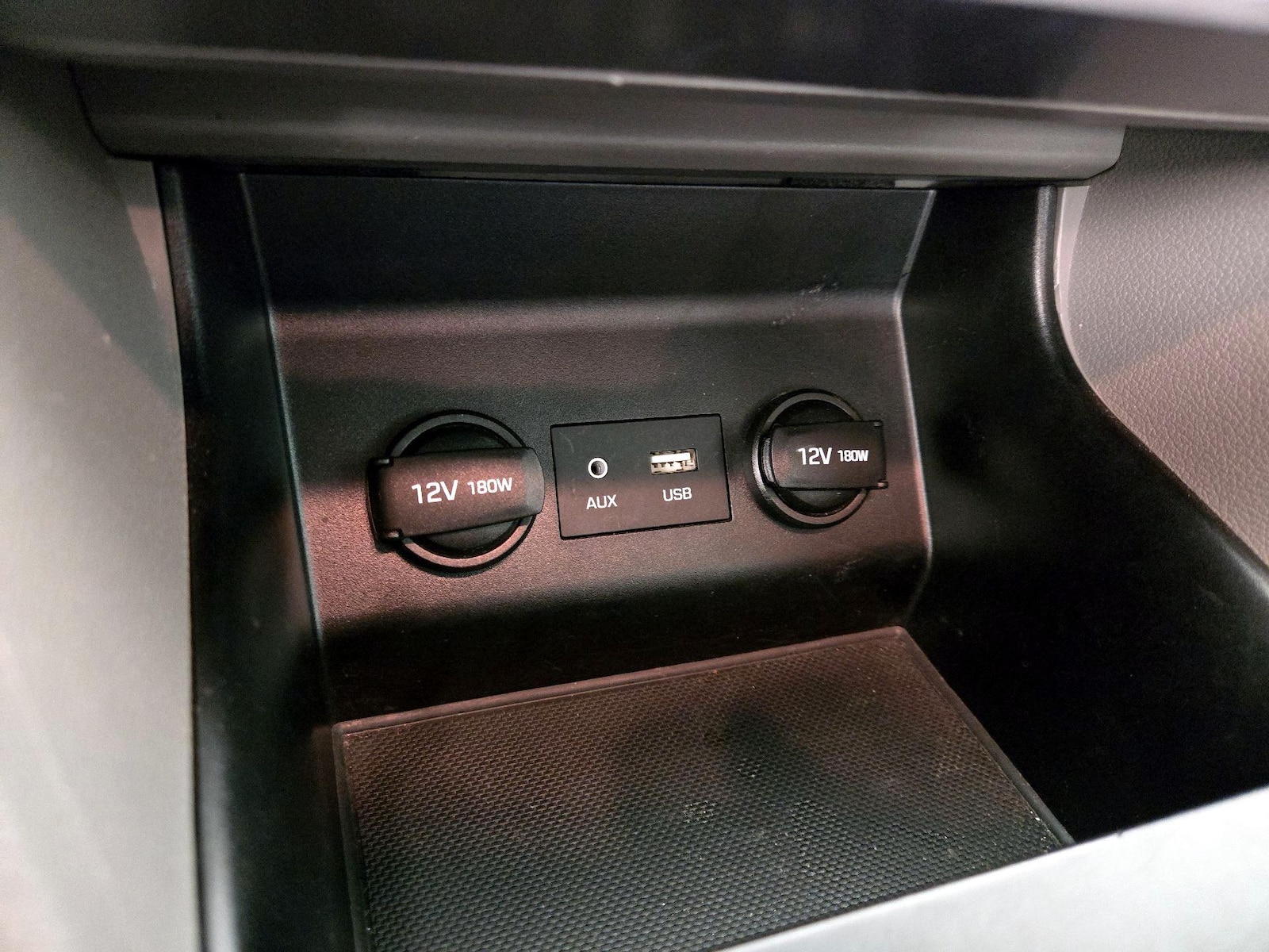 2019 Hyundai Elantra SE - Photo 19