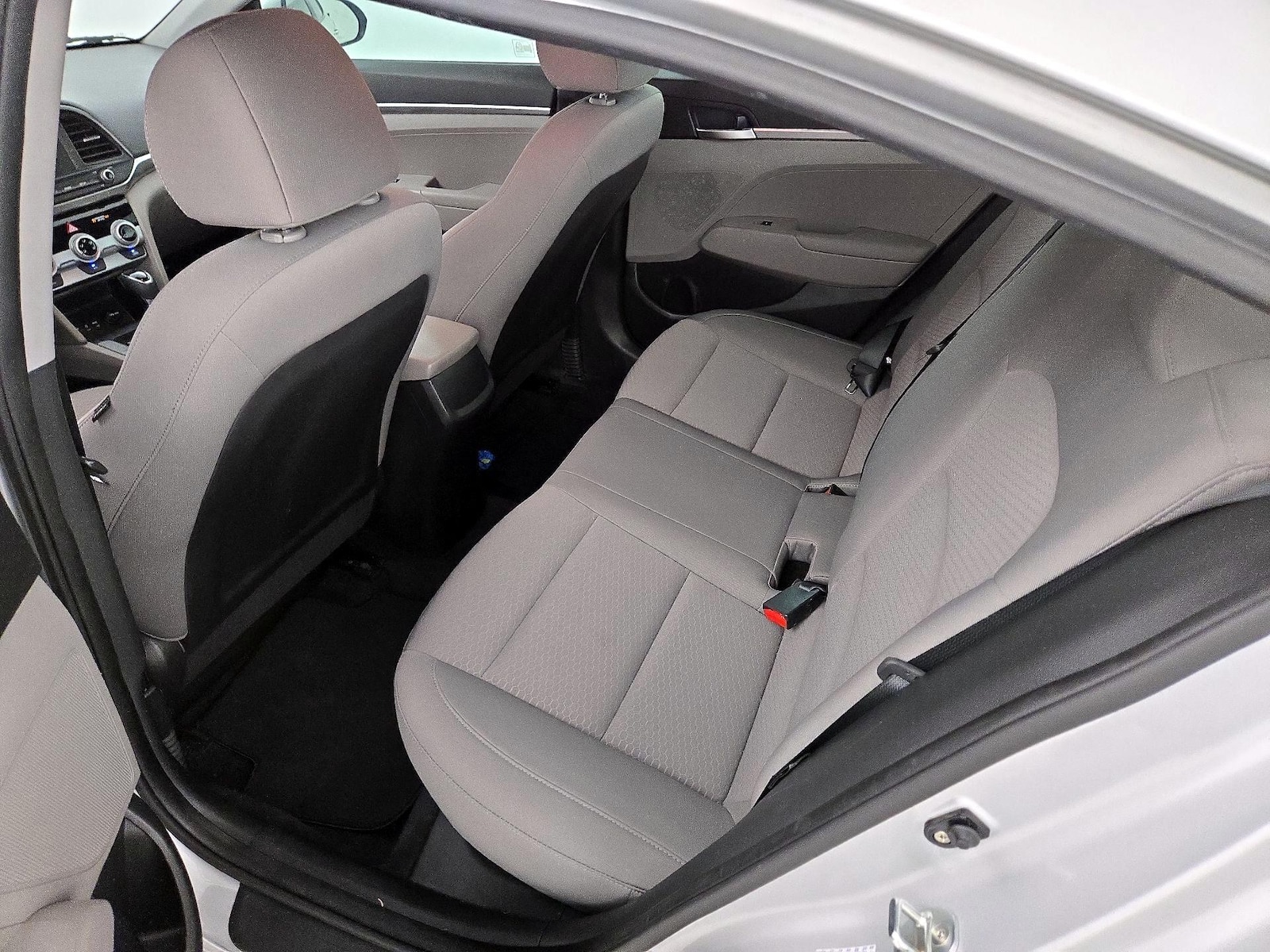 2019 Hyundai Elantra SE - Photo 20