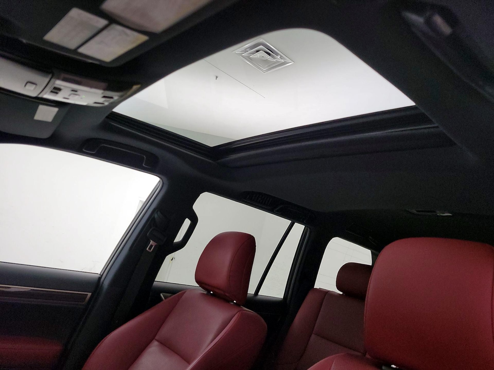 Sunroof(s) & Overhead Airbags