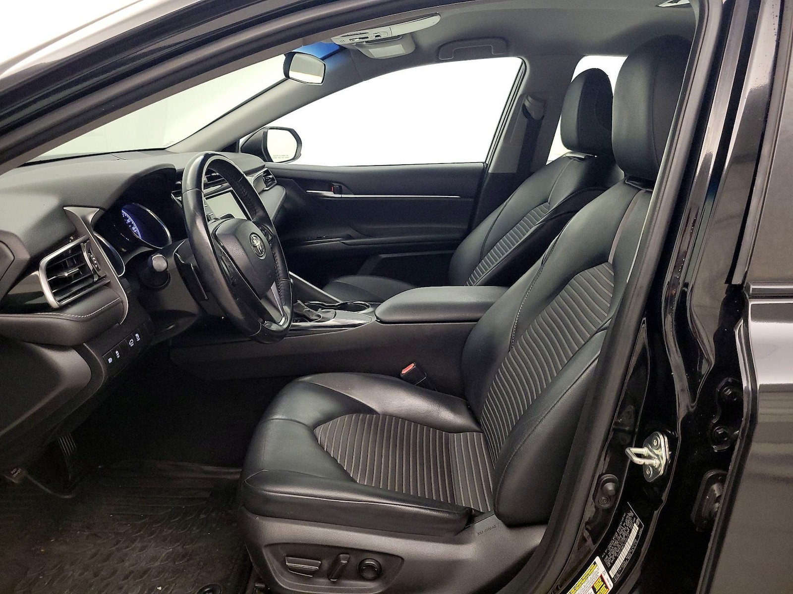 2020 Toyota Camry SE Nightshade - Photo 12