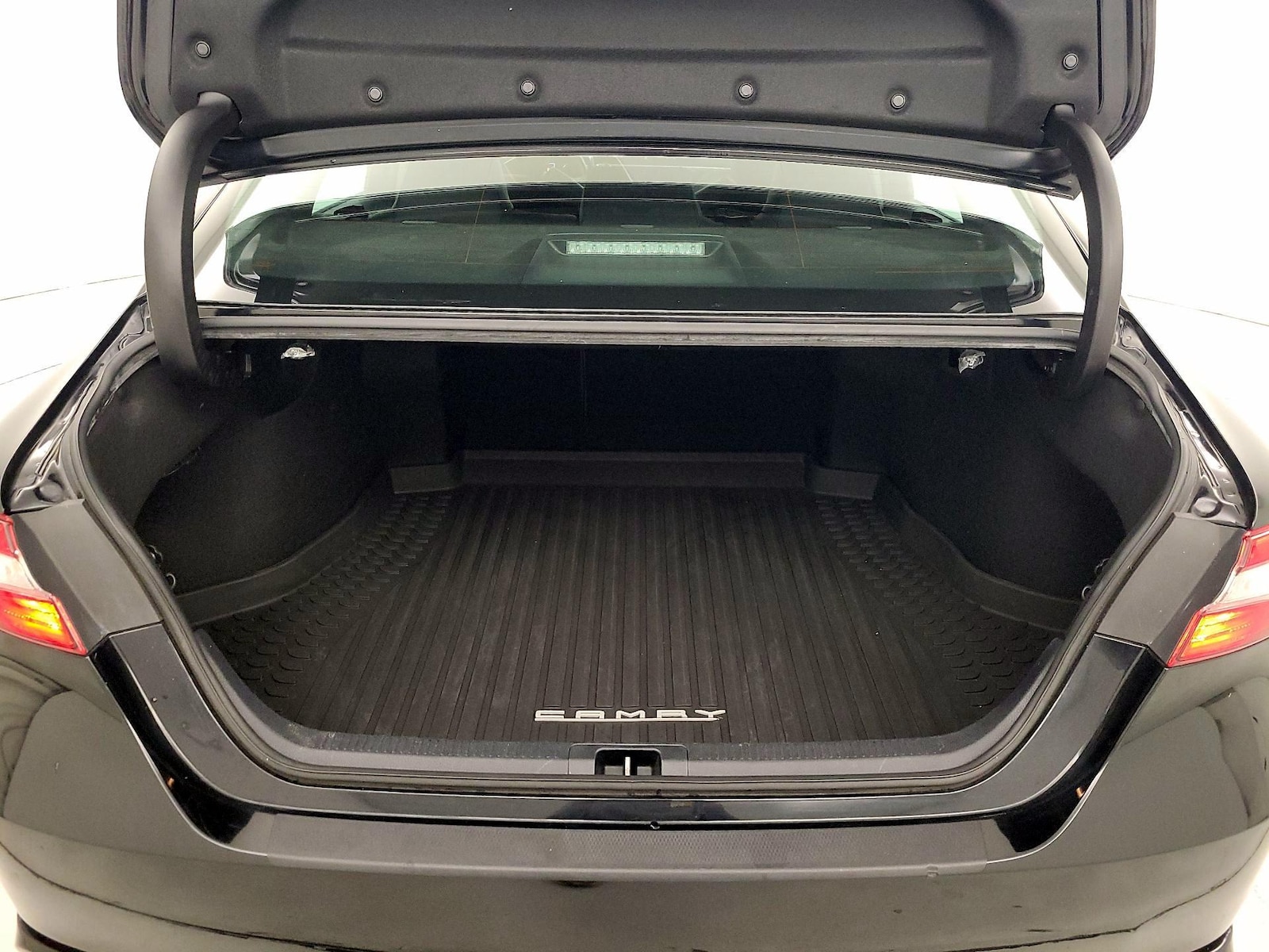 2020 Toyota Camry SE Nightshade - Photo 21