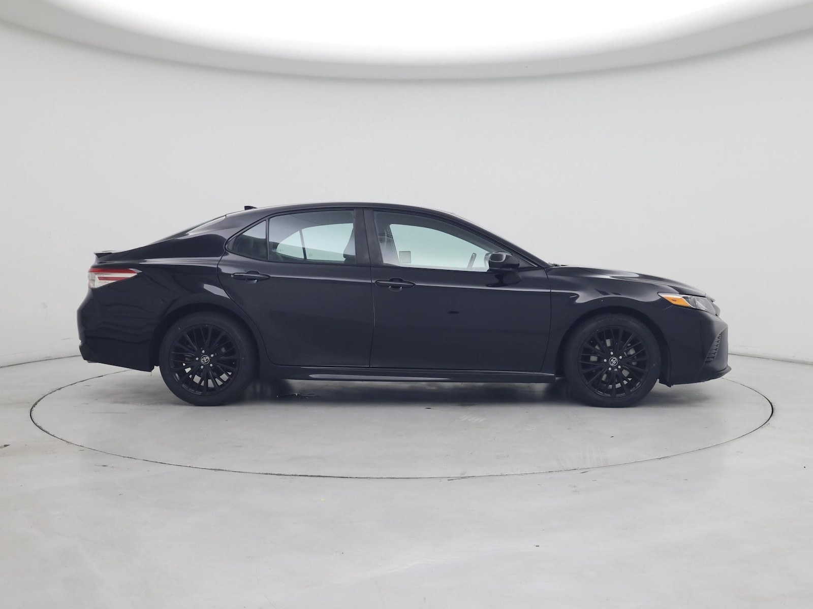 2020 Toyota Camry SE Nightshade - Photo 8