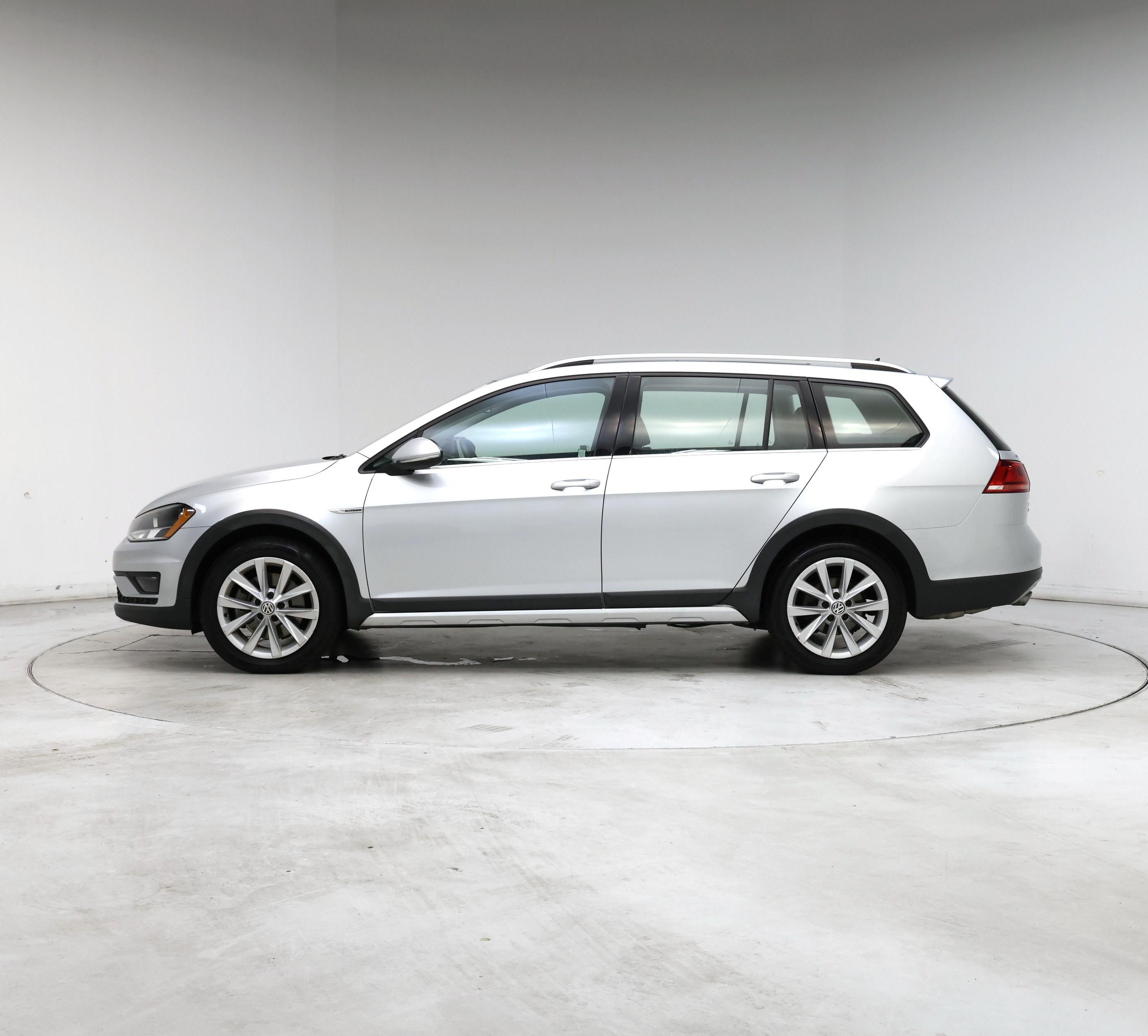Thumbnail: 2017 Volkswagen Golf - 3