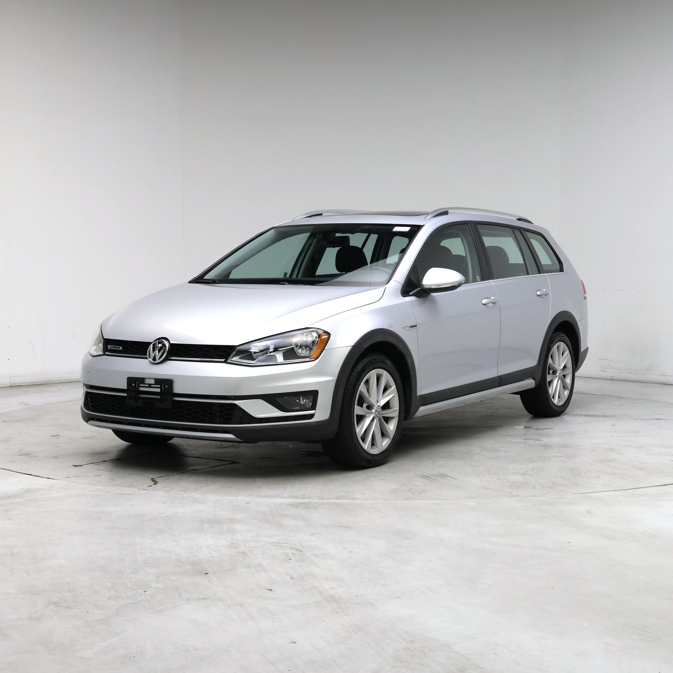 Thumbnail: 2017 Volkswagen Golf - 4