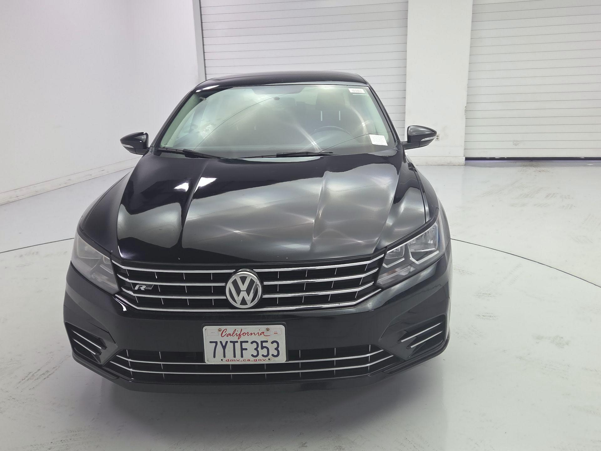 Thumbnail: 2017 Volkswagen Passat - 2
