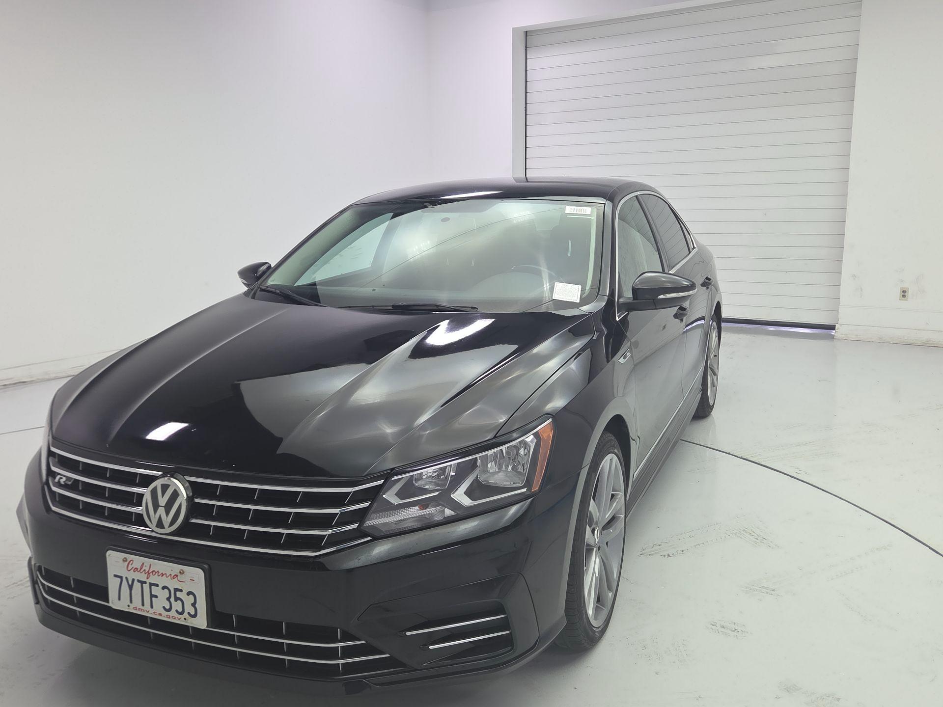 Thumbnail: 2017 Volkswagen Passat - 3