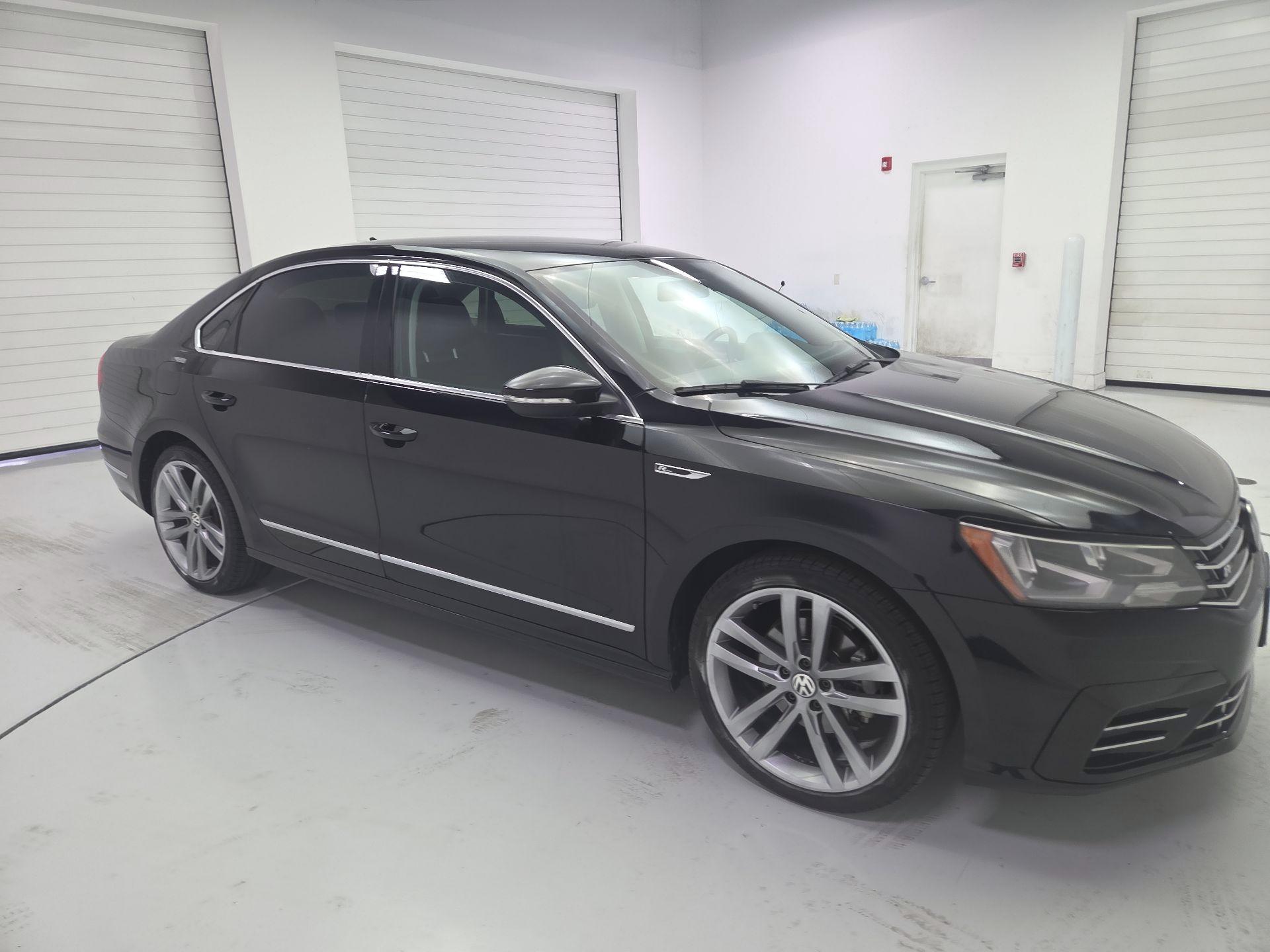 Thumbnail: 2017 Volkswagen Passat - 4