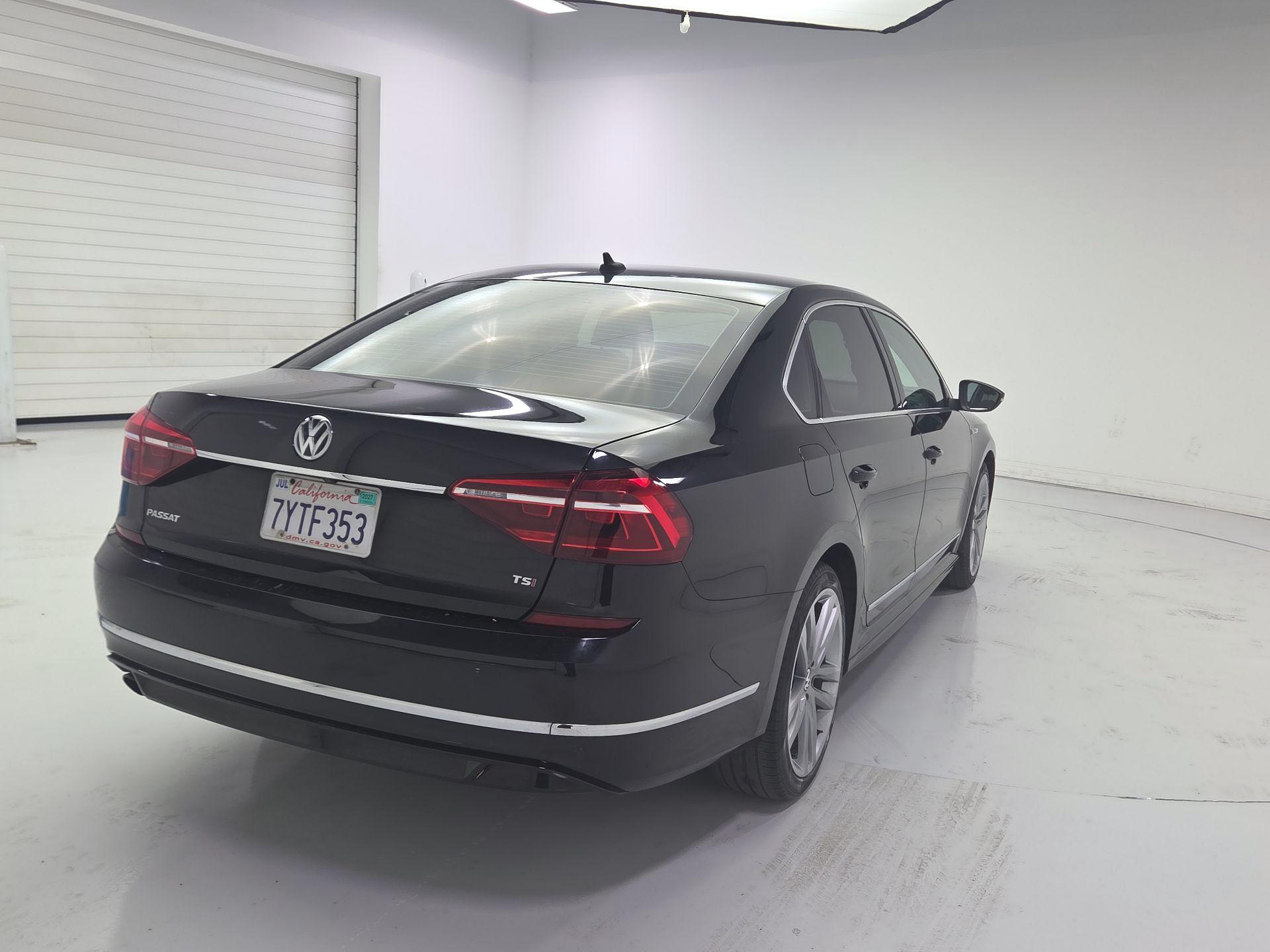 Thumbnail: 2017 Volkswagen Passat - 5
