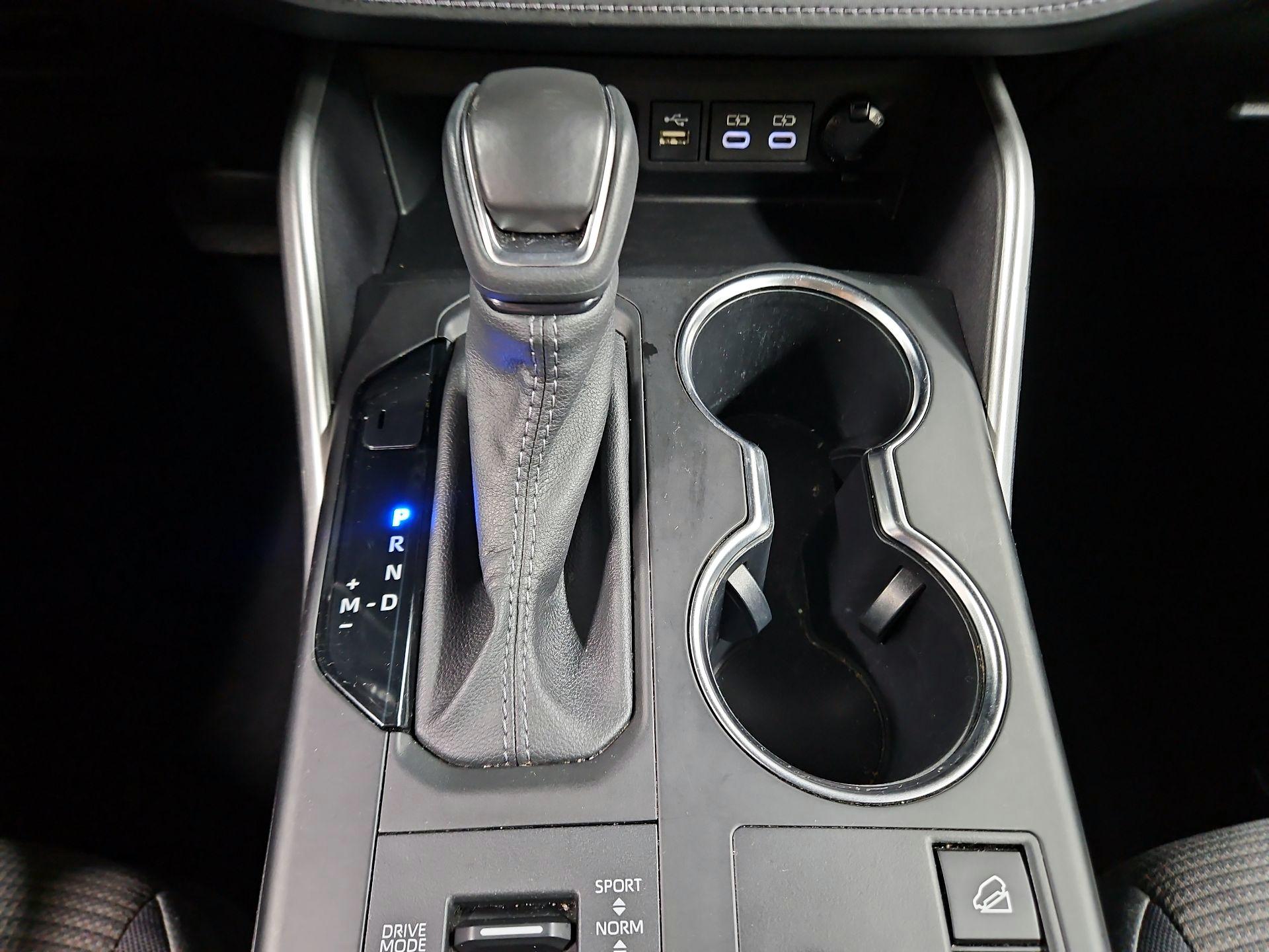 Thumbnail: 2023 Toyota Highlander - 17