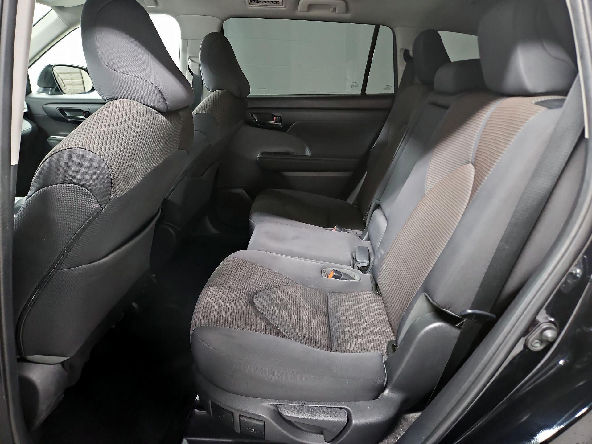 Thumbnail: 2023 Toyota Highlander - 19