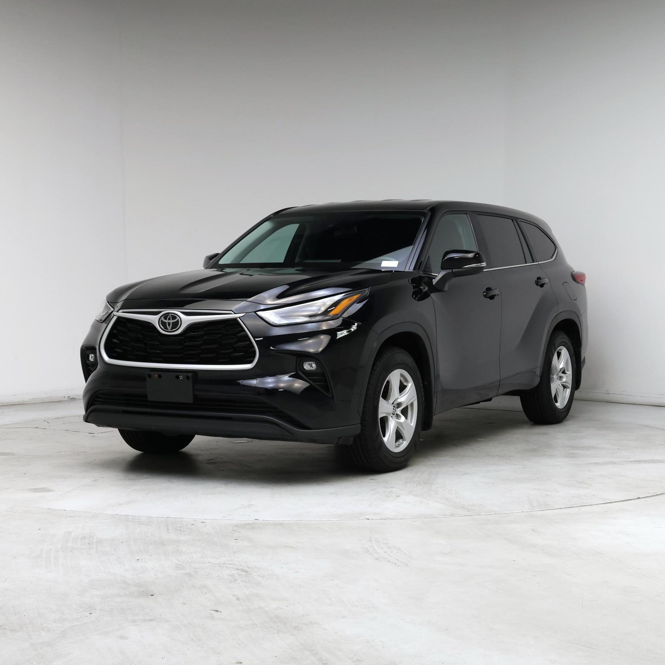 Thumbnail: 2023 Toyota Highlander - 4