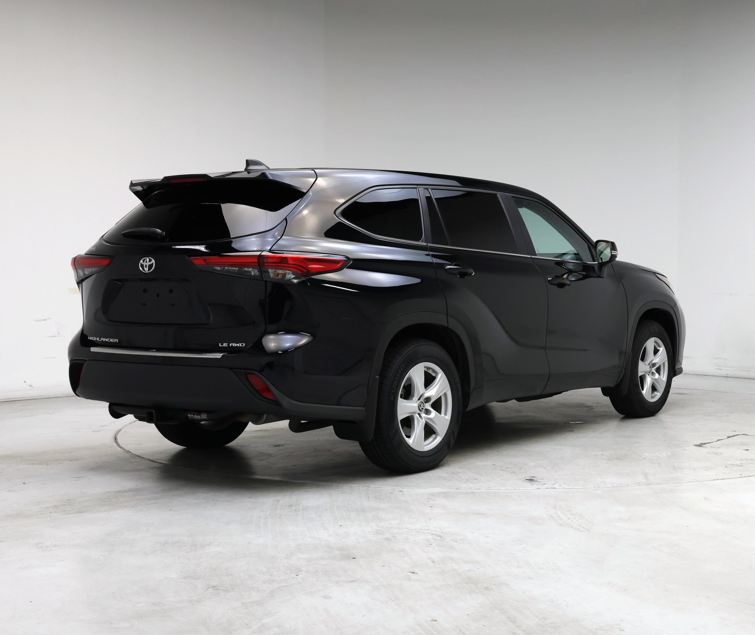 Thumbnail: 2023 Toyota Highlander - 8
