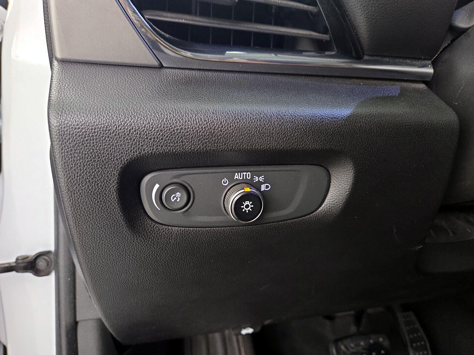 Thumbnail: 2019 Chevrolet Traverse - 13