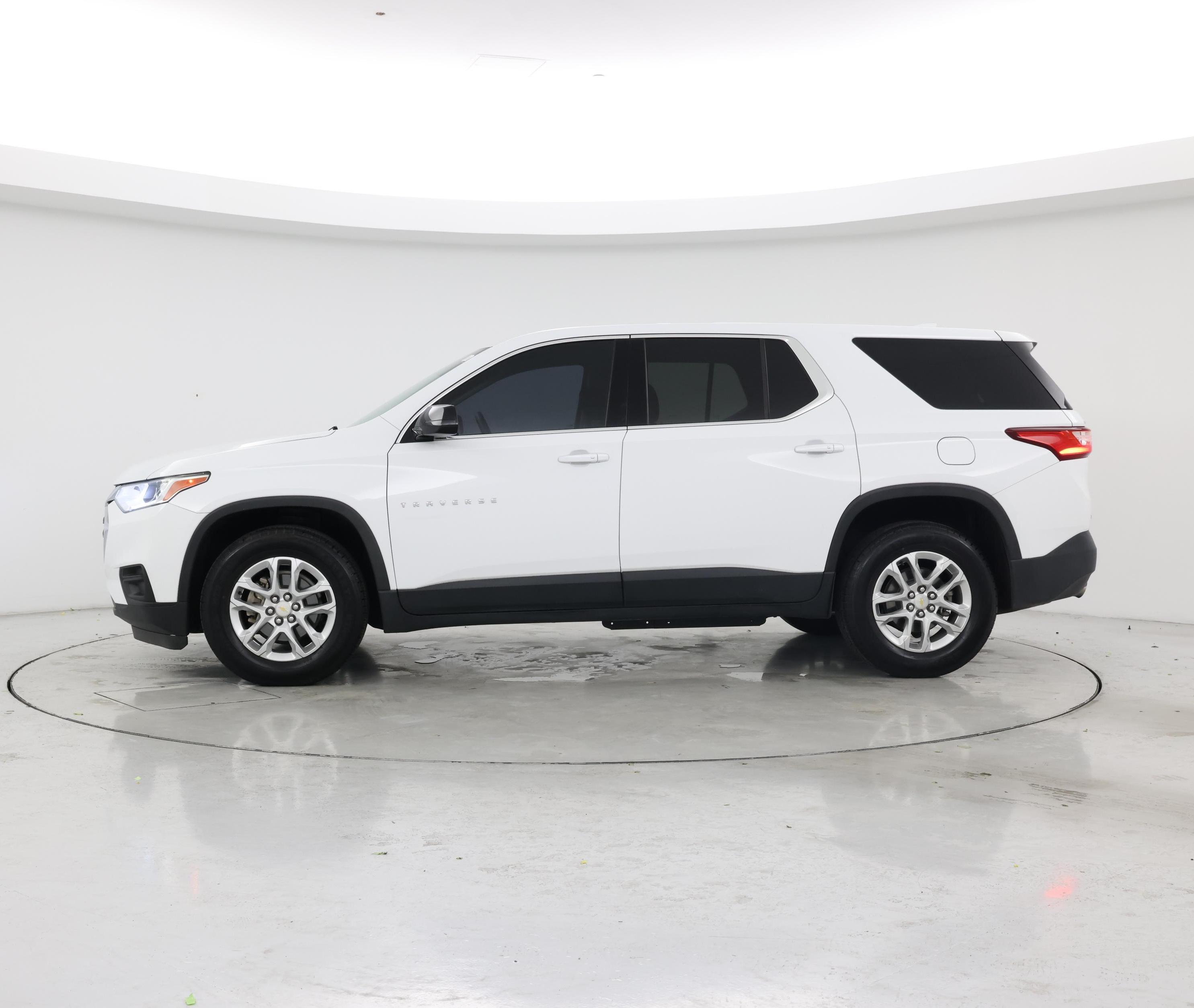 Thumbnail: 2019 Chevrolet Traverse - 3
