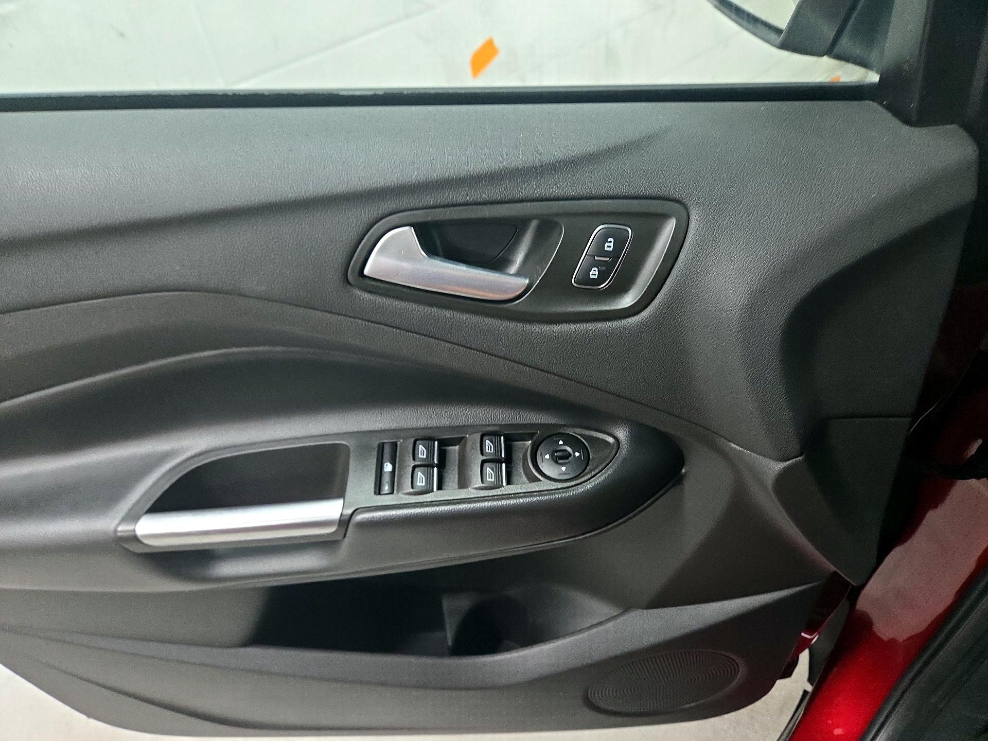 Thumbnail: 2019 Ford Escape - 10