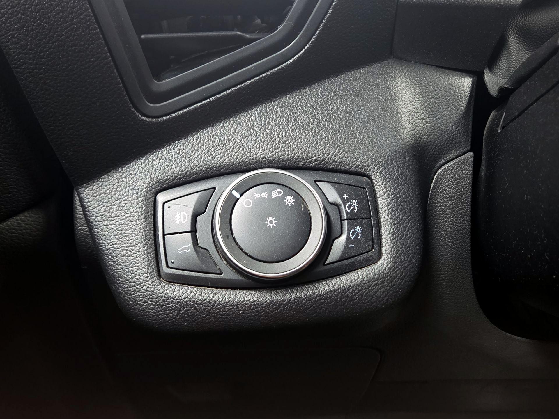 Thumbnail: 2019 Ford Escape - 11