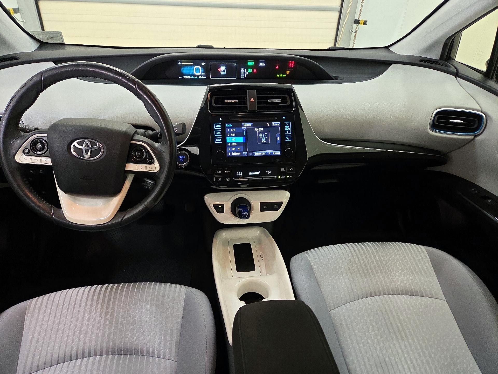 Thumbnail: 2018 Toyota Prius - 9