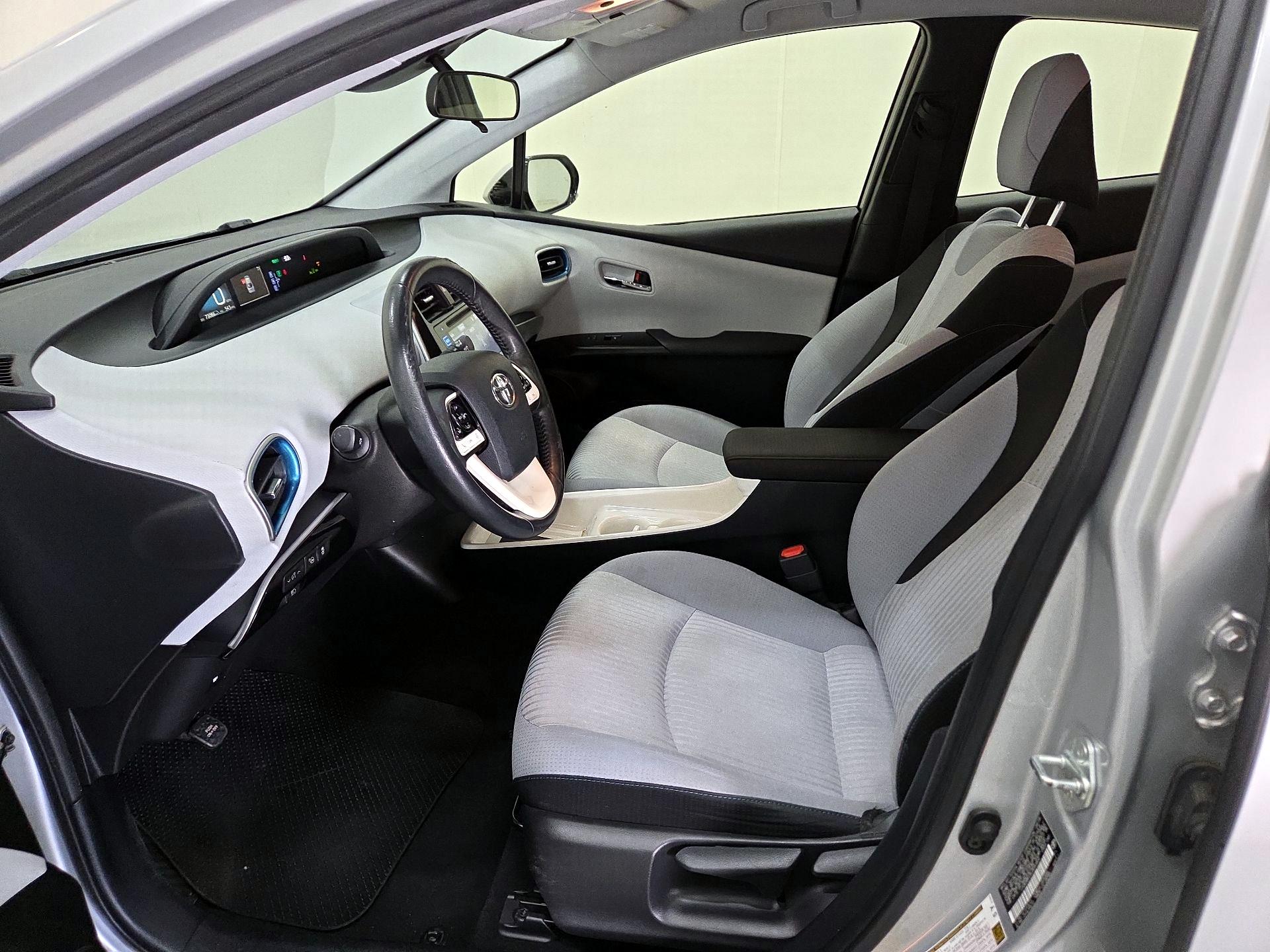 Thumbnail: 2018 Toyota Prius - 11