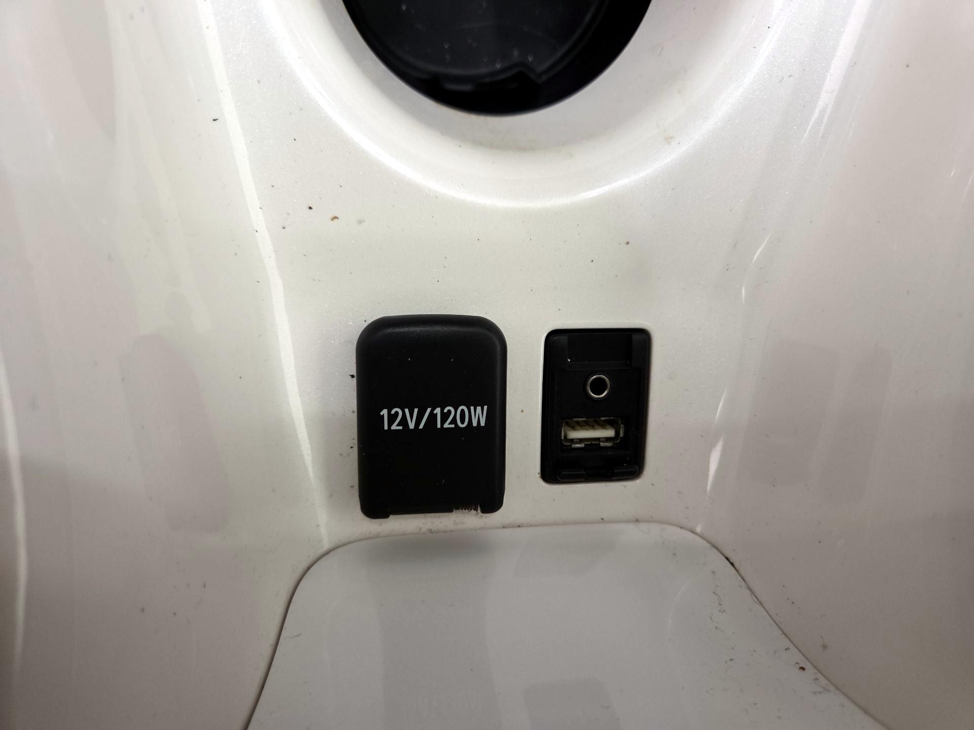 Thumbnail: 2018 Toyota Prius - 18