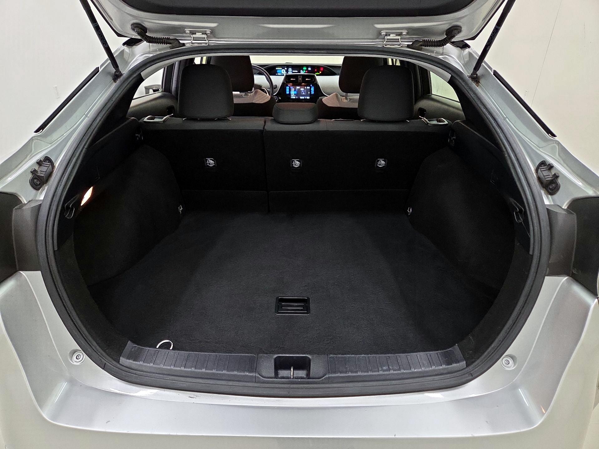 Thumbnail: 2018 Toyota Prius - 20