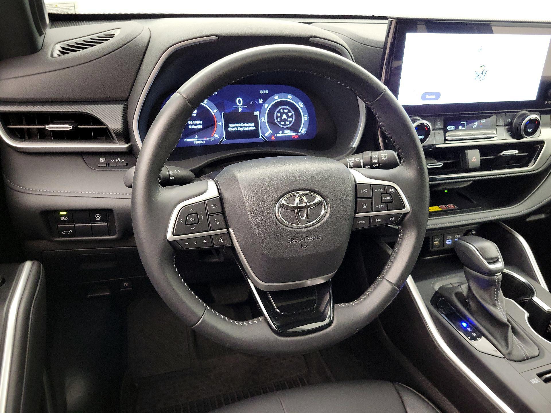 Thumbnail: 2025 Toyota Highlander - 10