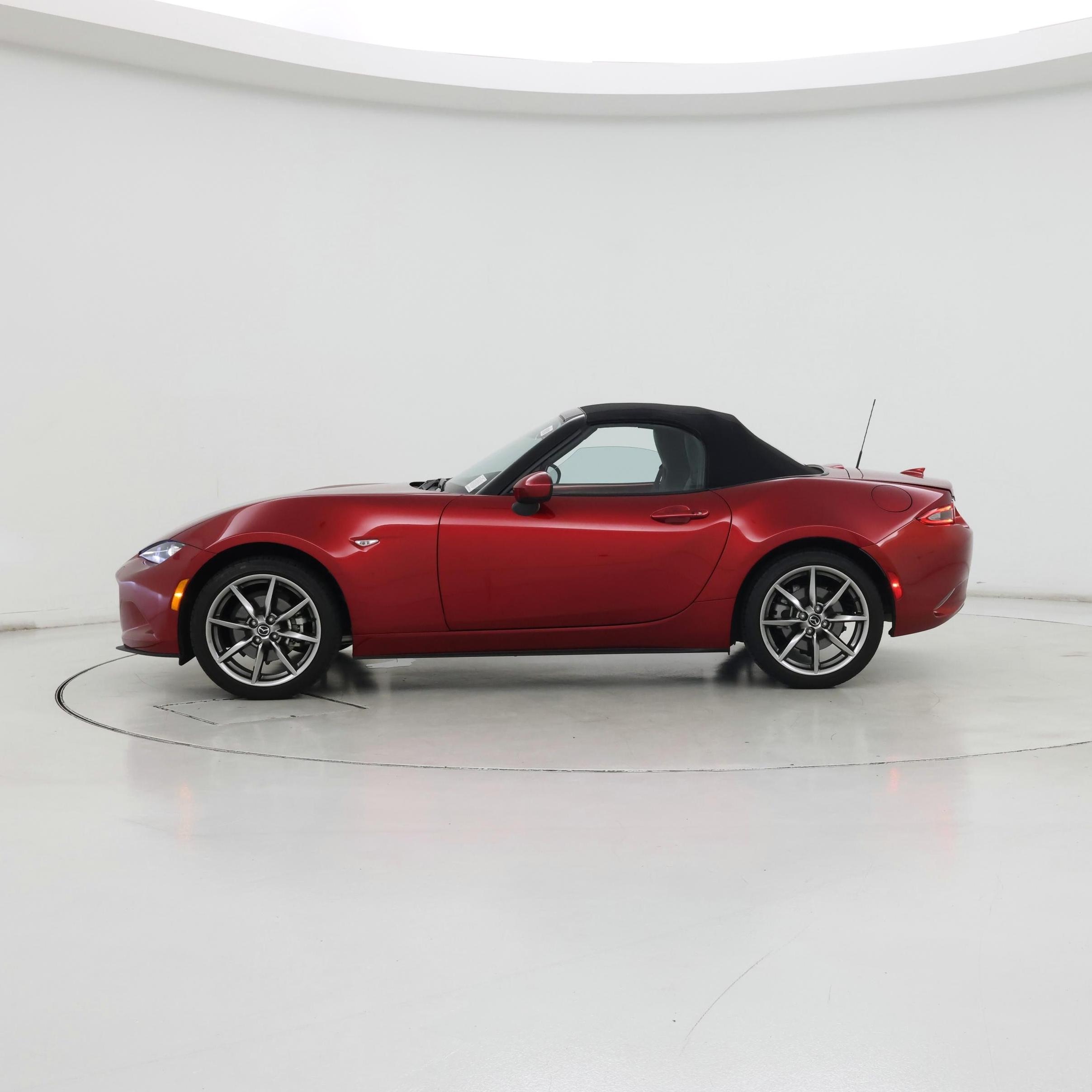 Thumbnail: 2023 Mazda MX-5 Miata - 3