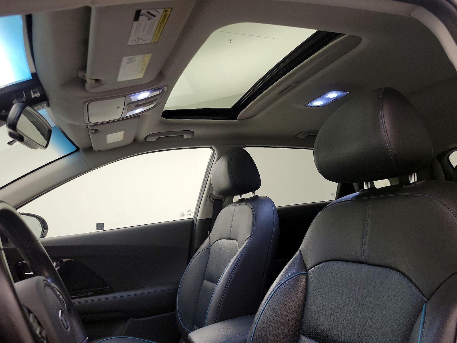 Sunroof(s) & Overhead Airbags
