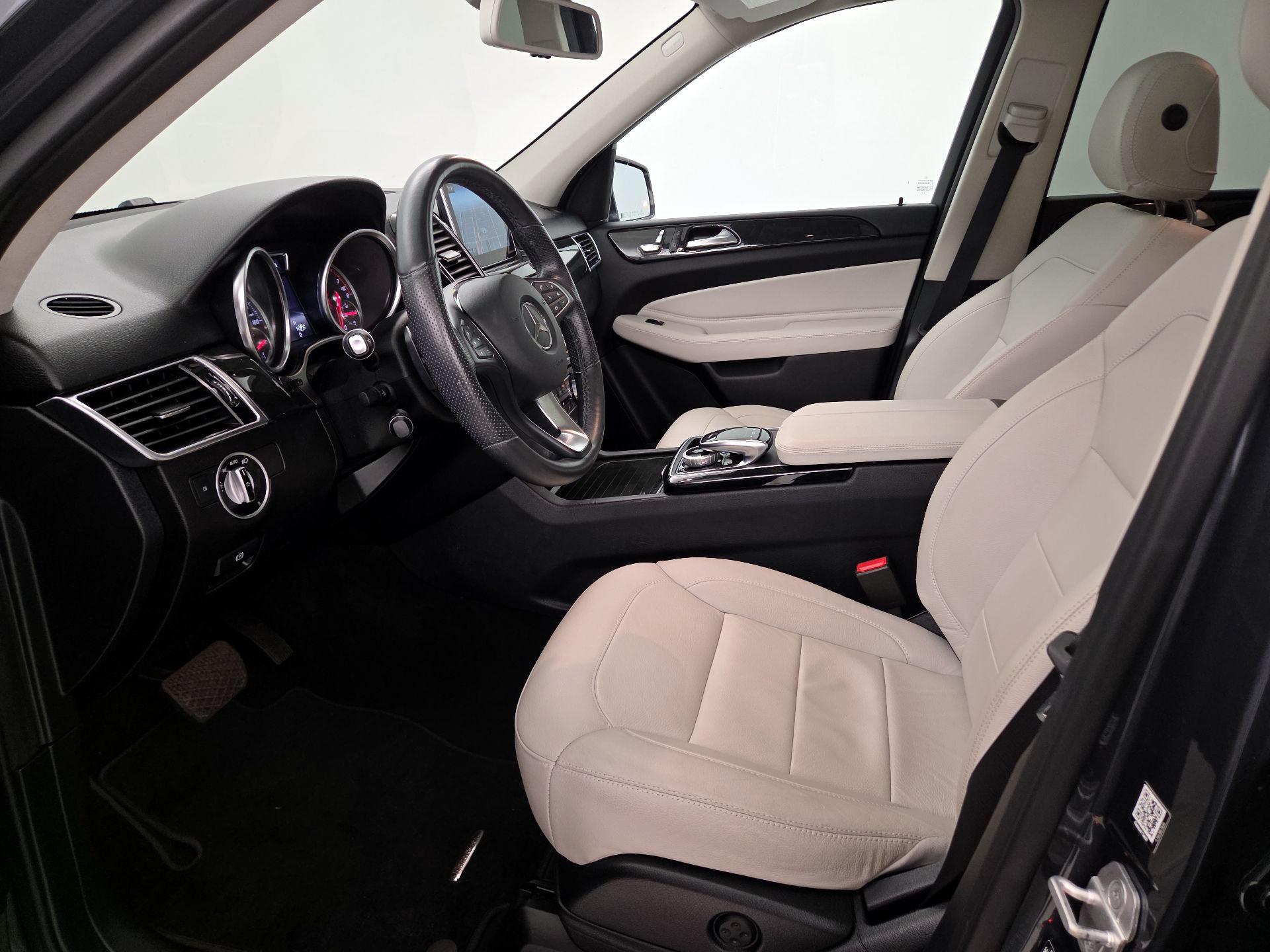 Thumbnail: 2016 Mercedes-Benz GLE - 11
