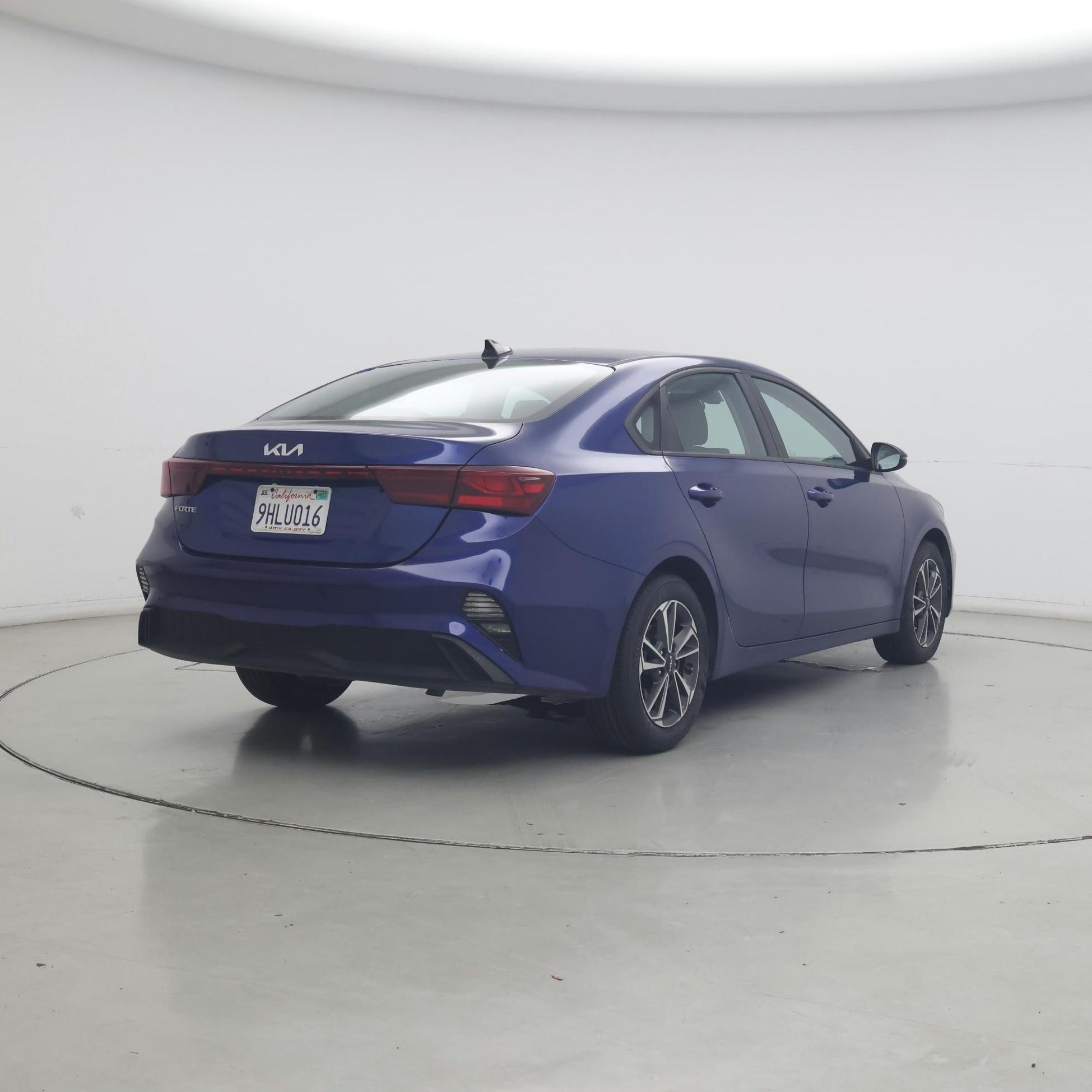 Thumbnail: 2023 Kia Forte - 8