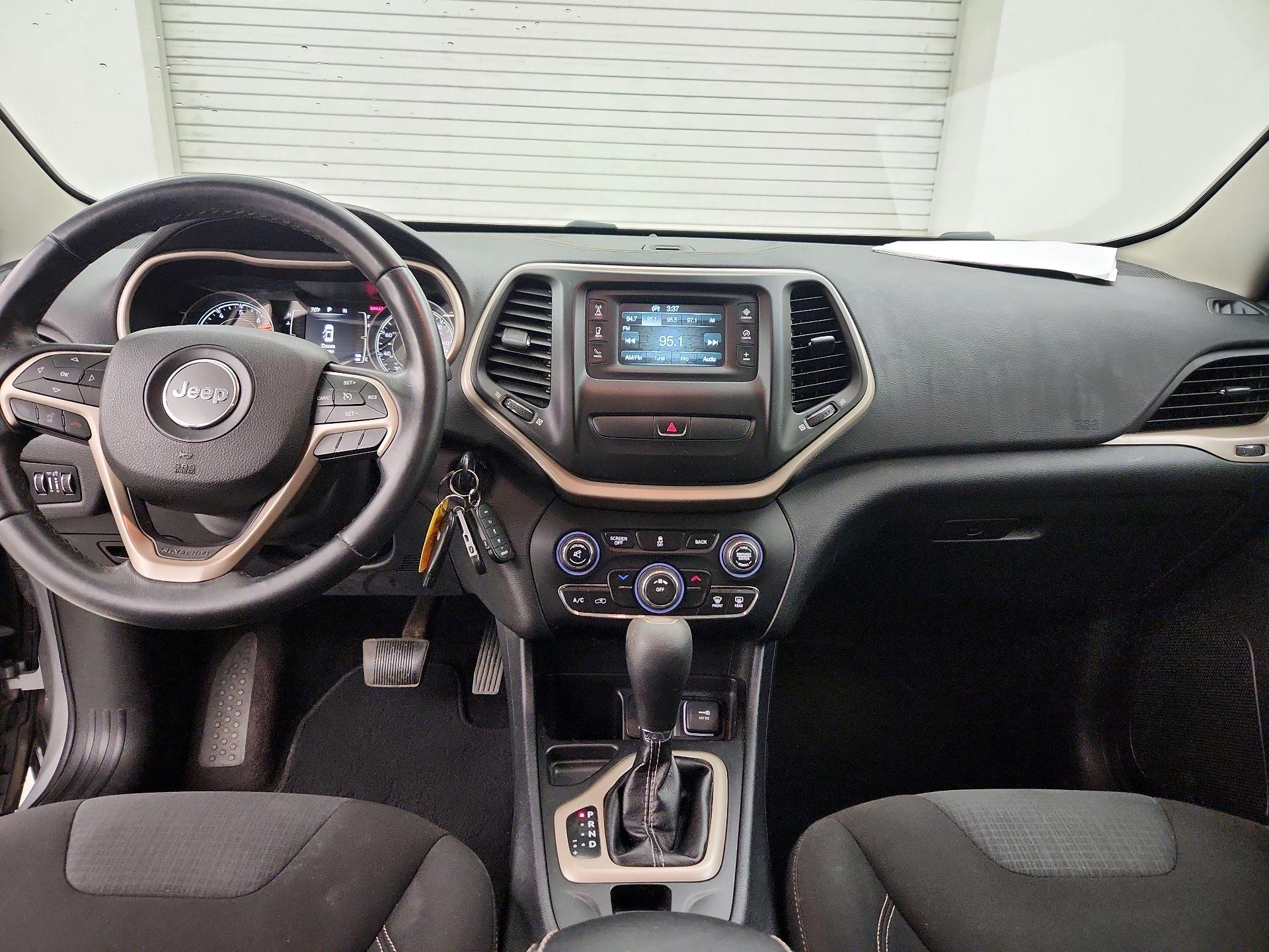 Thumbnail: 2016 Jeep Cherokee - 9