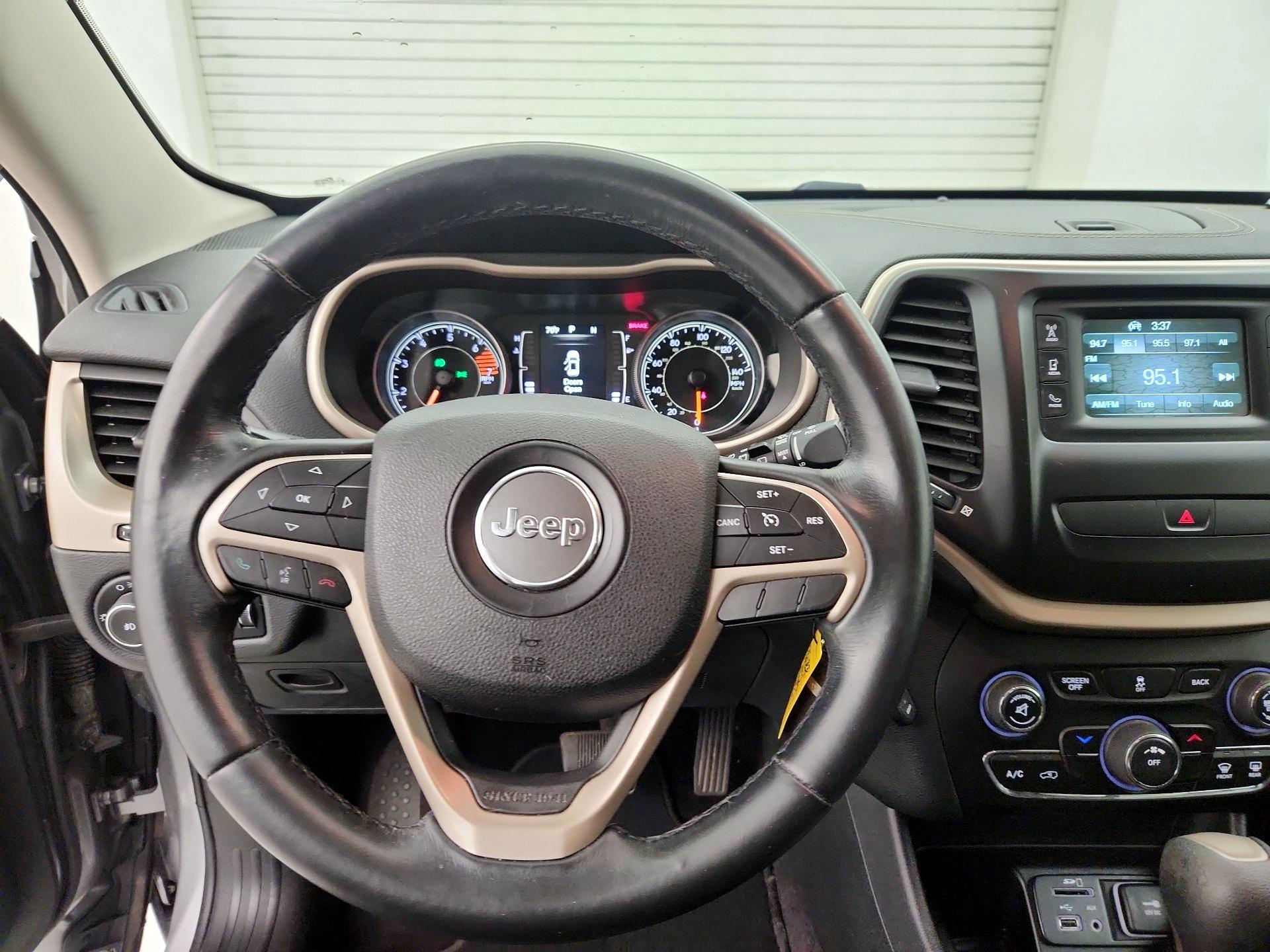 Thumbnail: 2016 Jeep Cherokee - 10