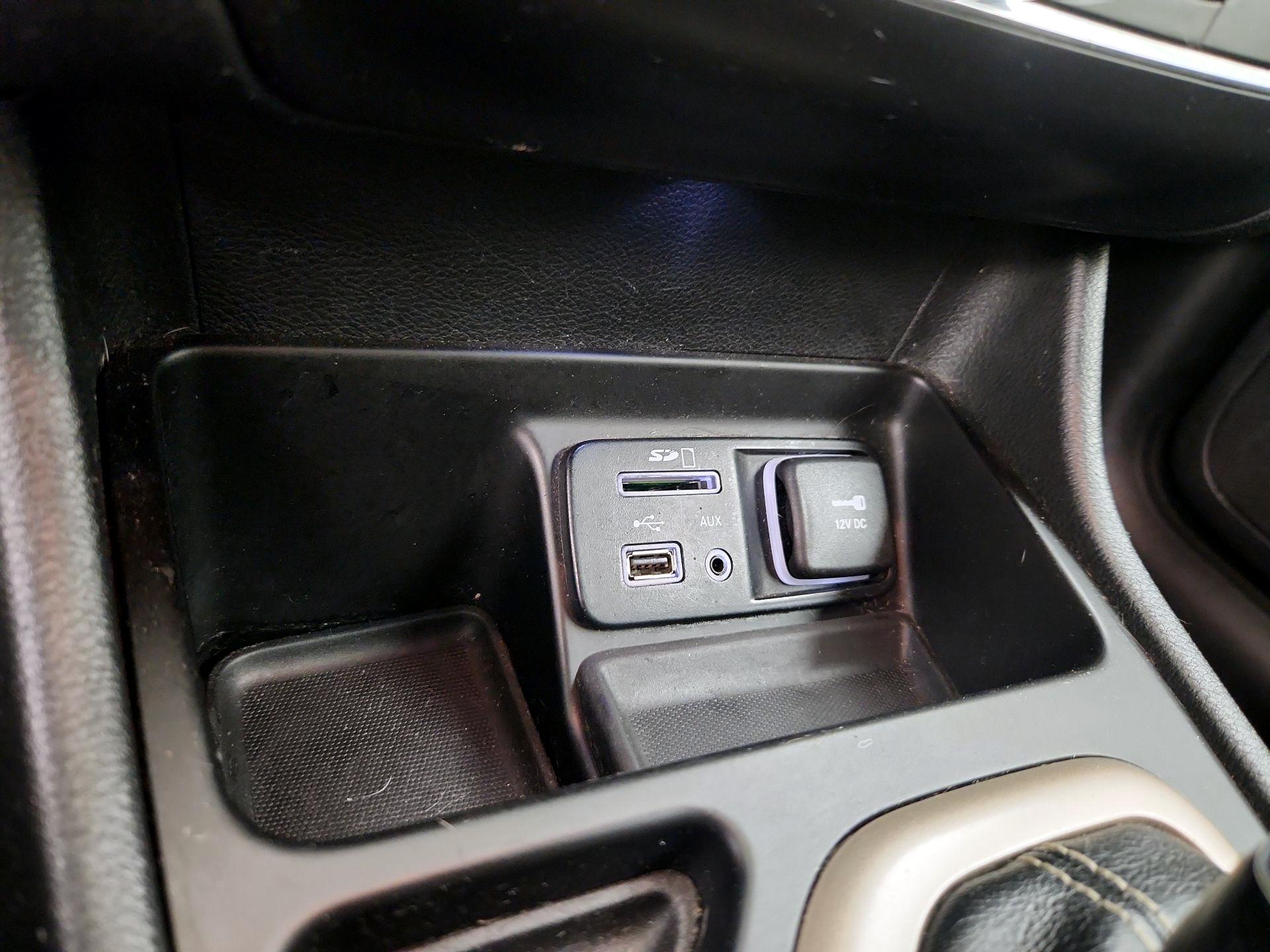 Thumbnail: 2016 Jeep Cherokee - 19
