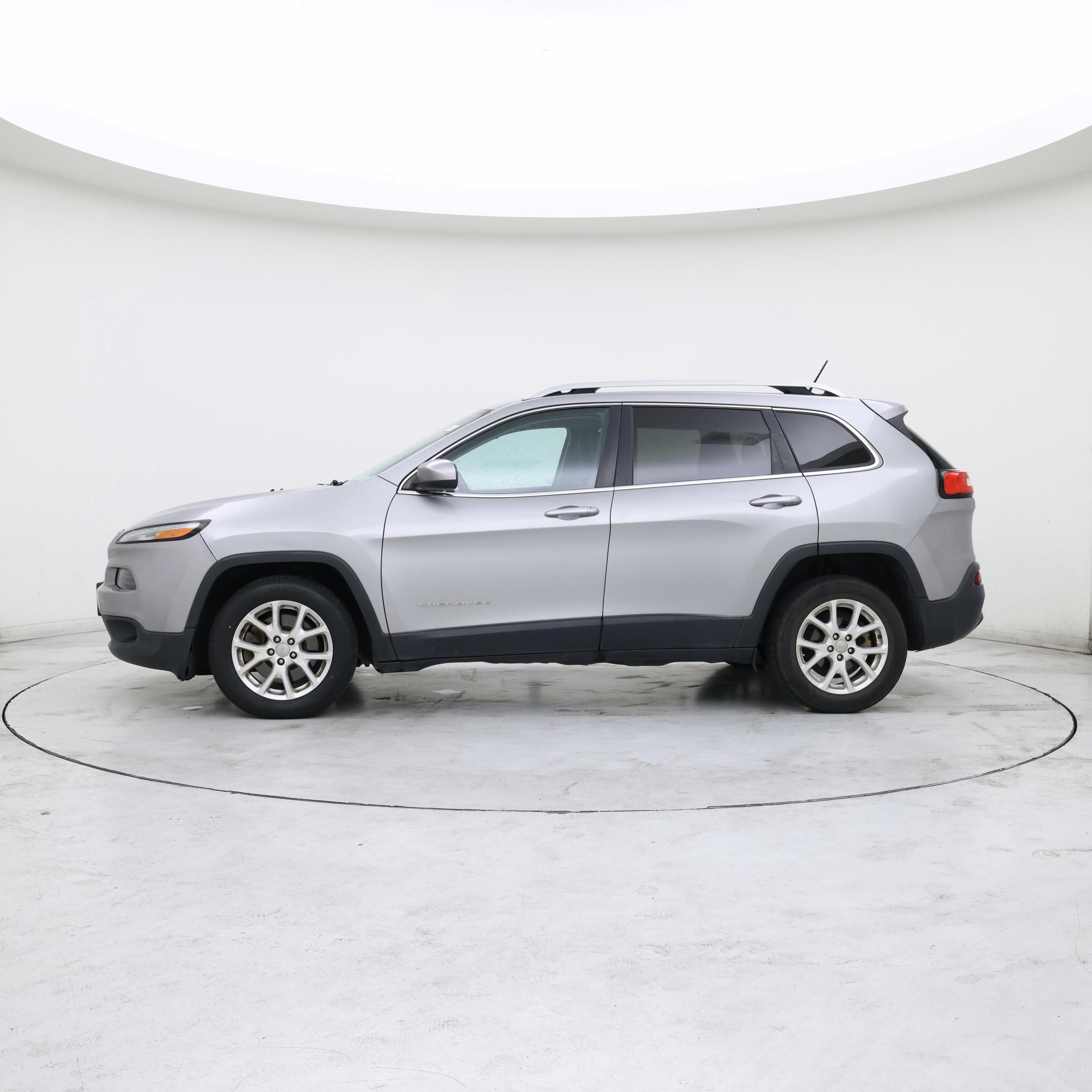 Thumbnail: 2016 Jeep Cherokee - 3