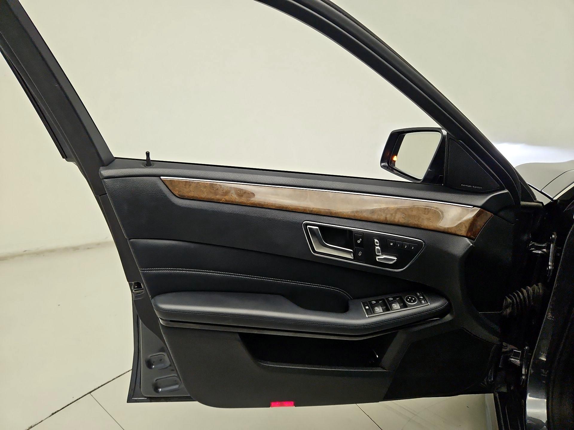 Thumbnail: 2015 Mercedes-Benz E-Class - 12