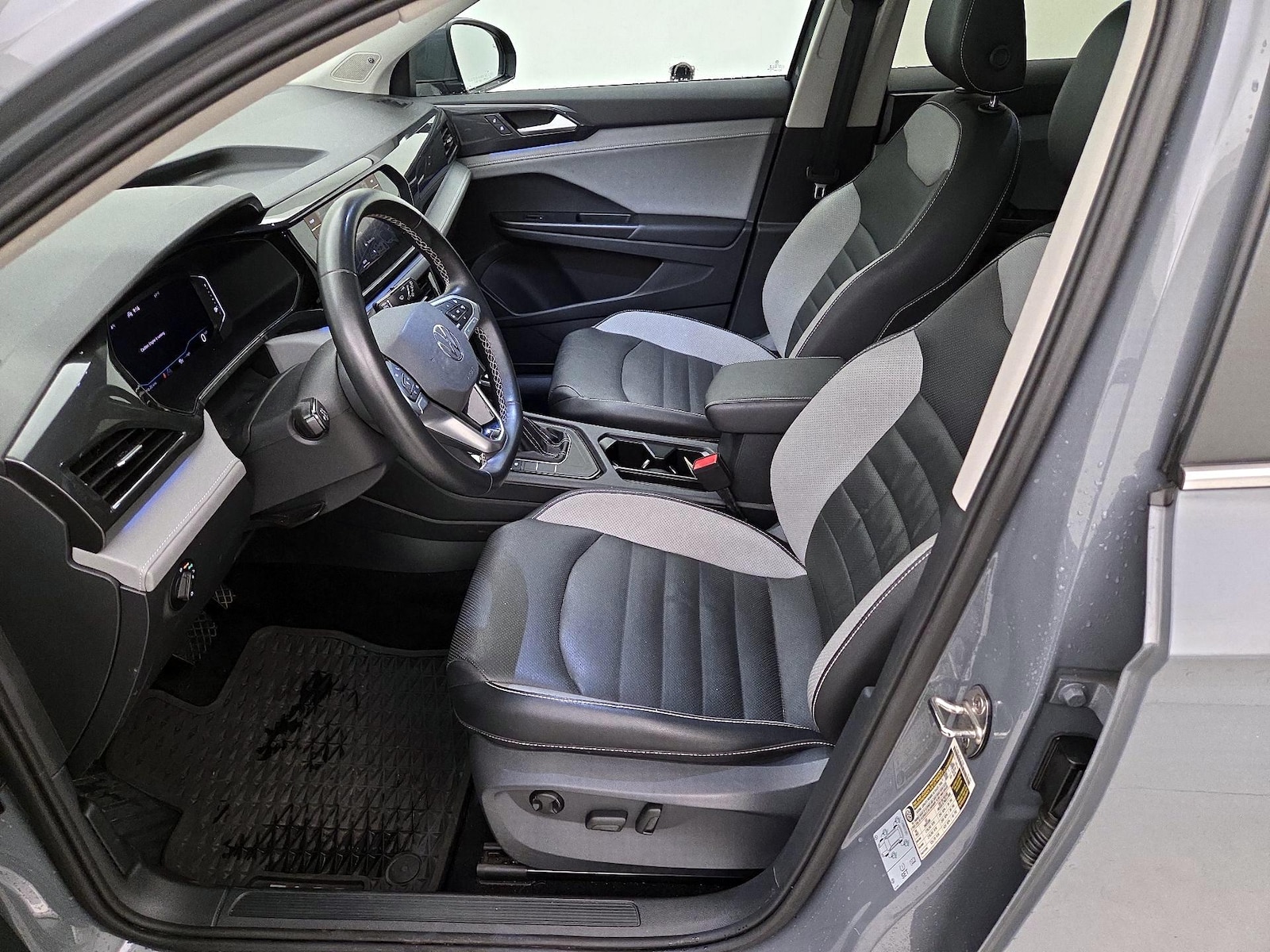 2022 Volkswagen Taos SEL - Photo 12