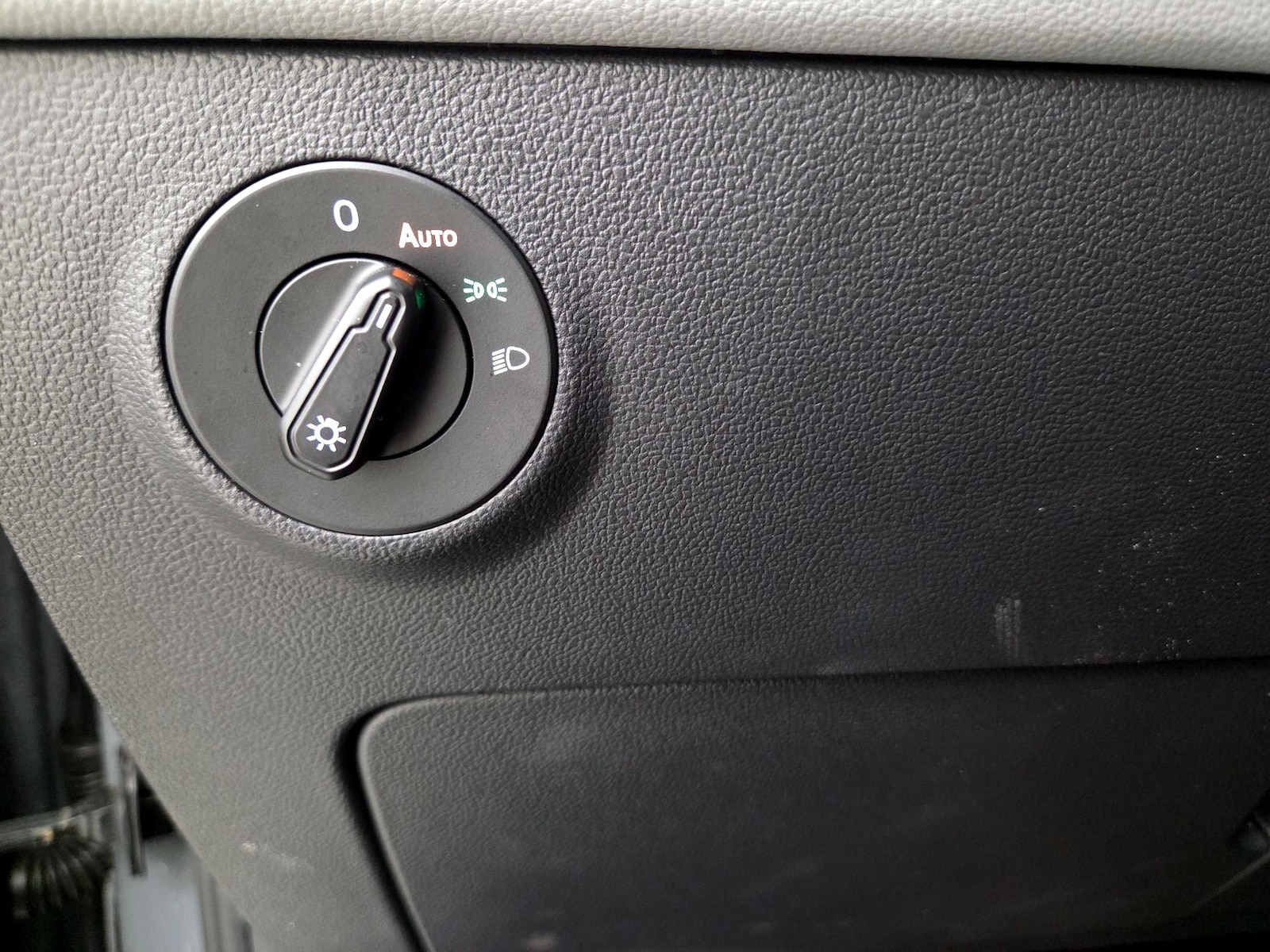 2022 Volkswagen Taos SEL - Photo 14